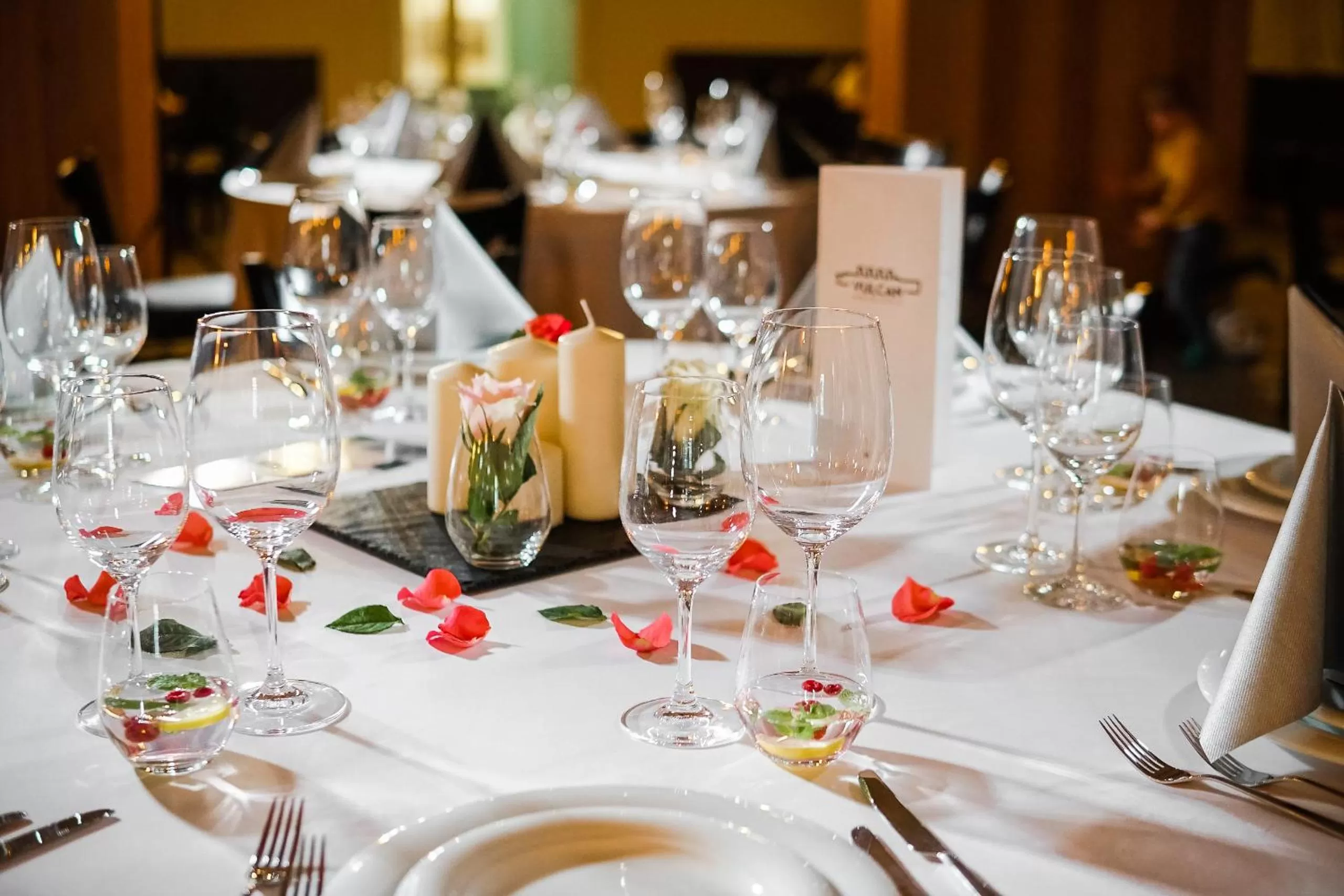 Restaurant/places to eat in Vulcan Hotel