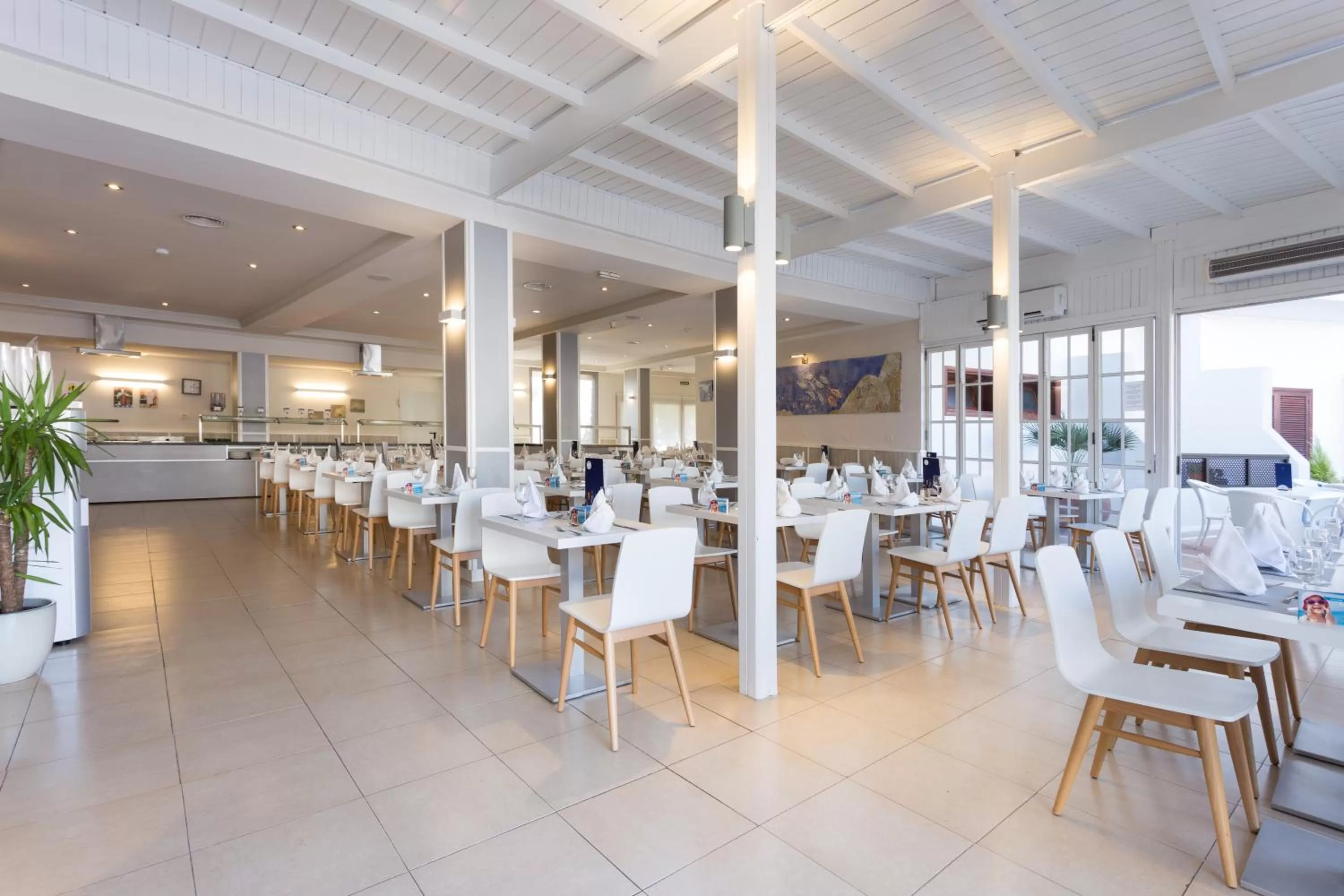 Dining area in Globales Tamaimo Tropical