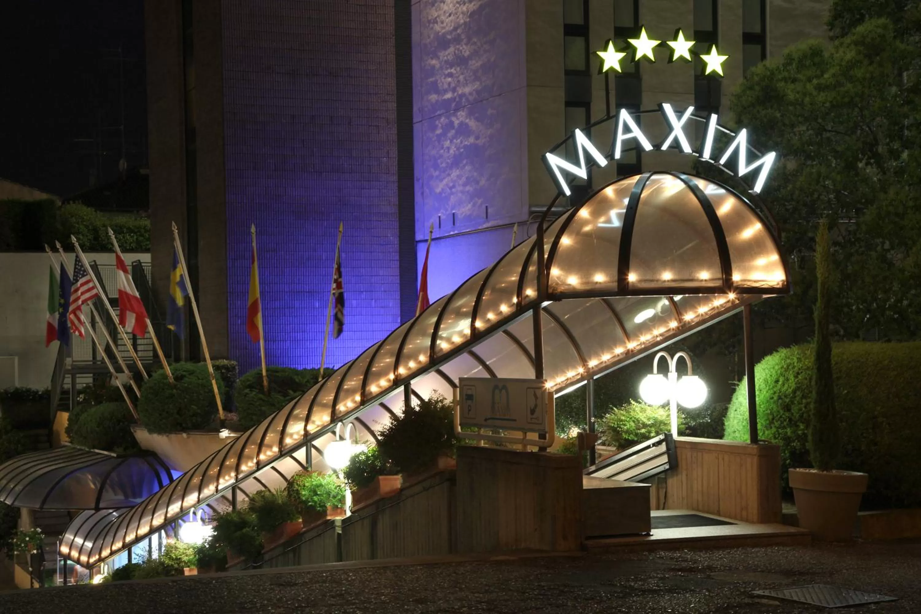 Night in Hotel Maxim
