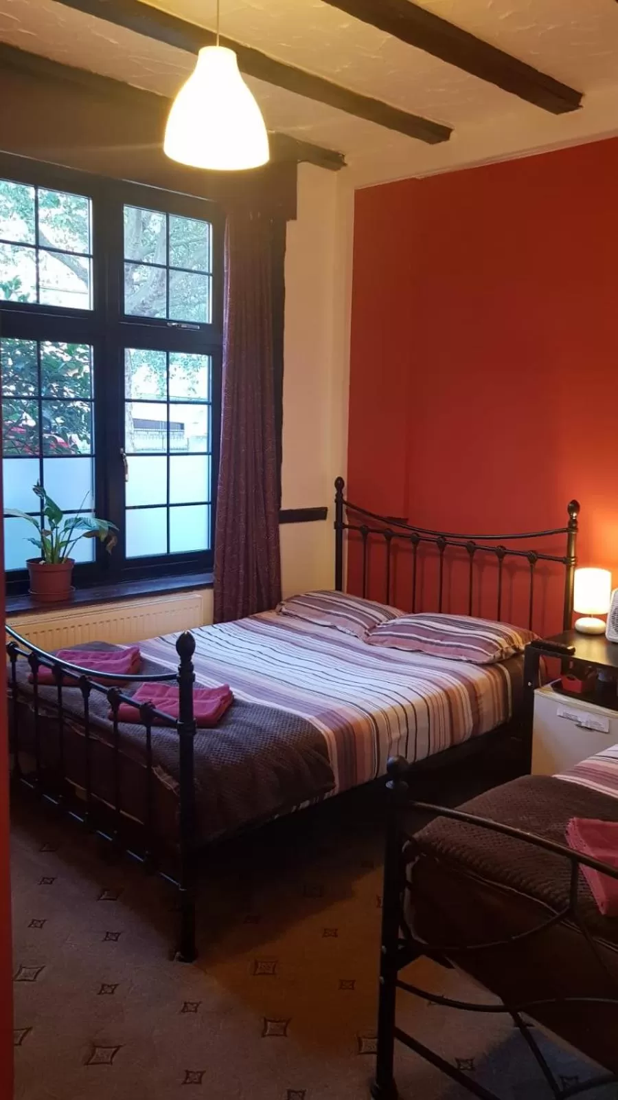 Bedroom, Bed in Hour Glass Hotel