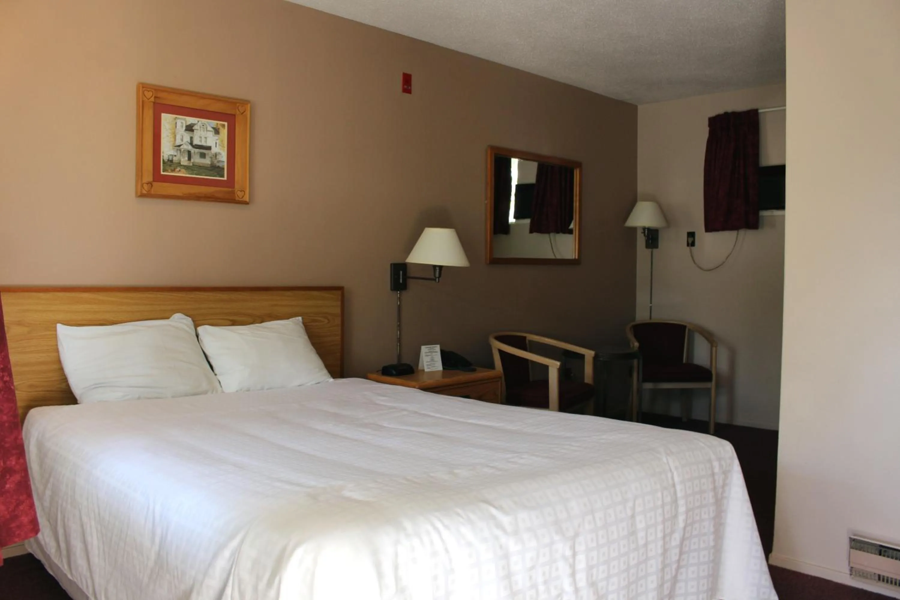 Bed in Colonial Resort-1000Islands