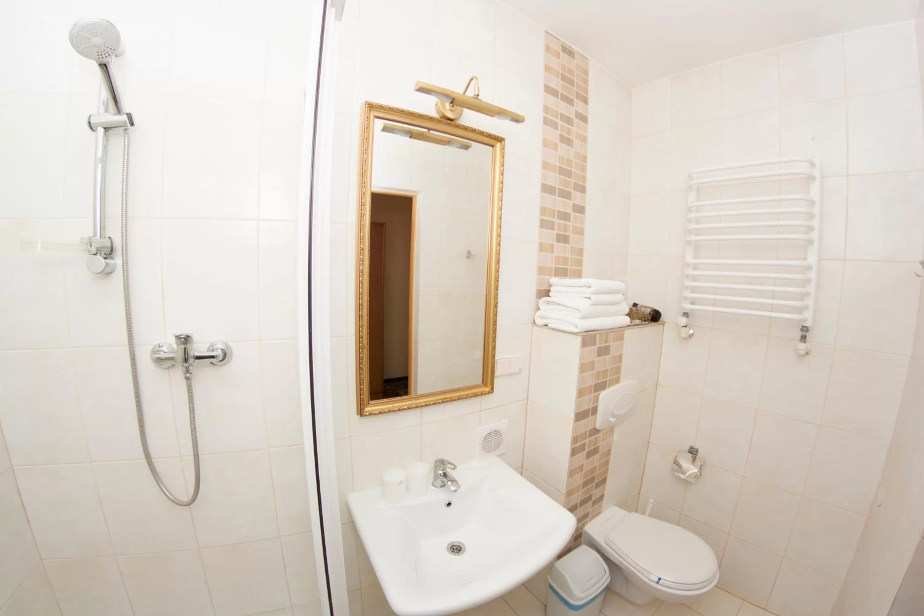 Photo of the whole room in Oscar