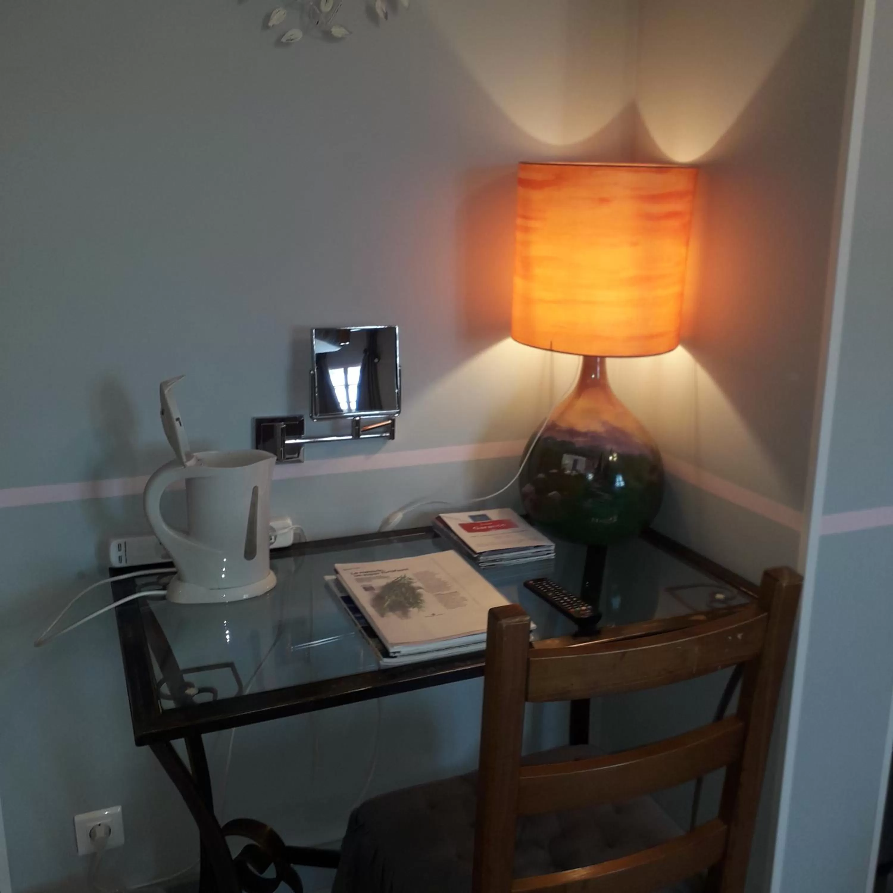 Seating area, TV/Entertainment Center in Vents d'Anges