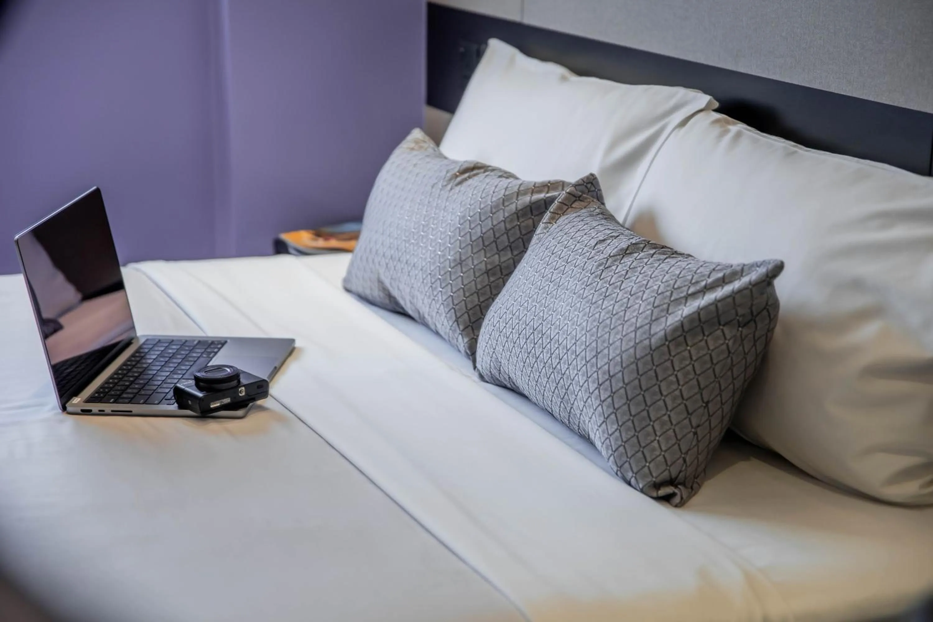 Bed in Hotel 81 Palace - NEWLY RENOVATED