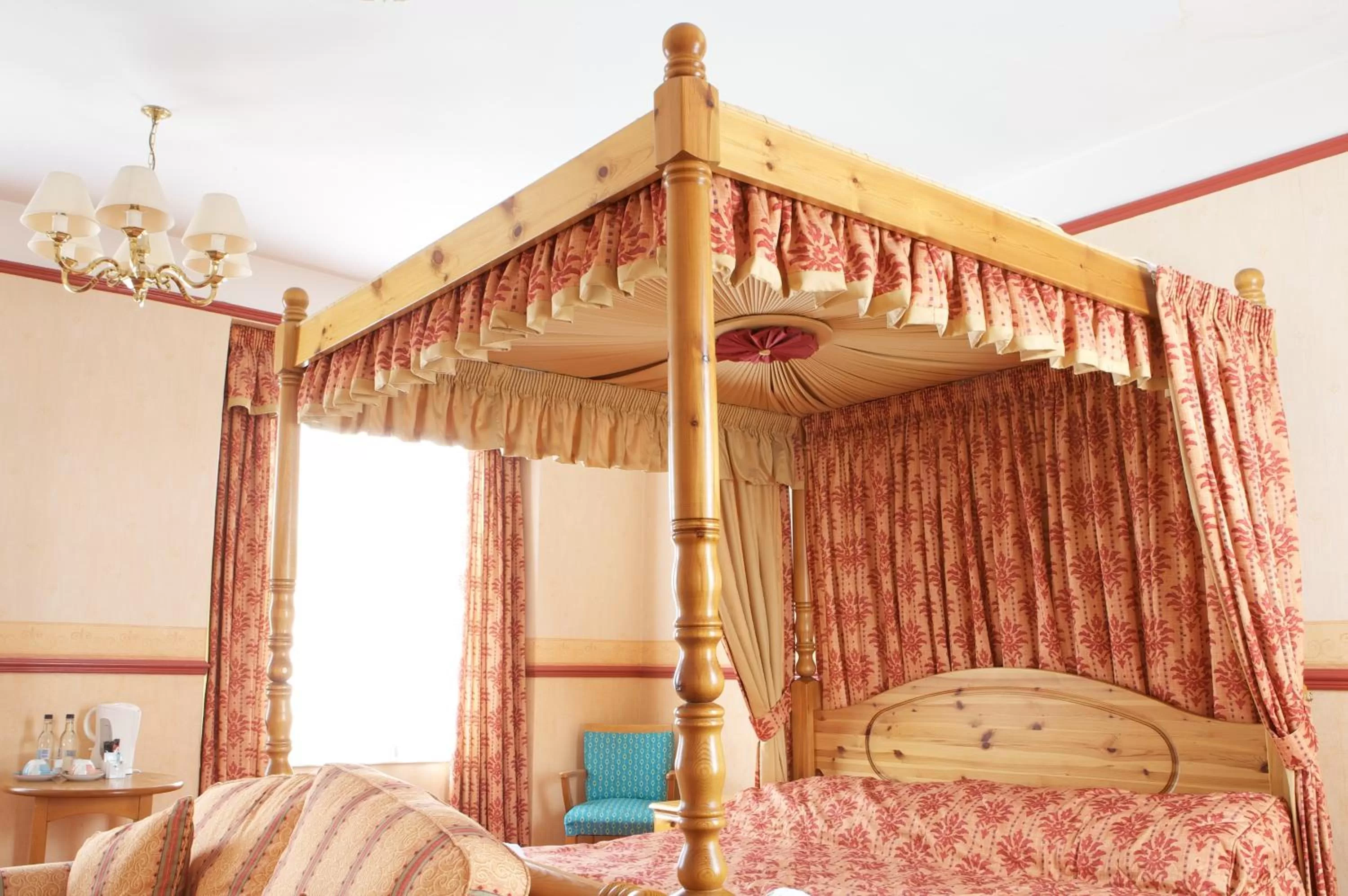 Bedroom, Bed in Radstock Hotel near Bath