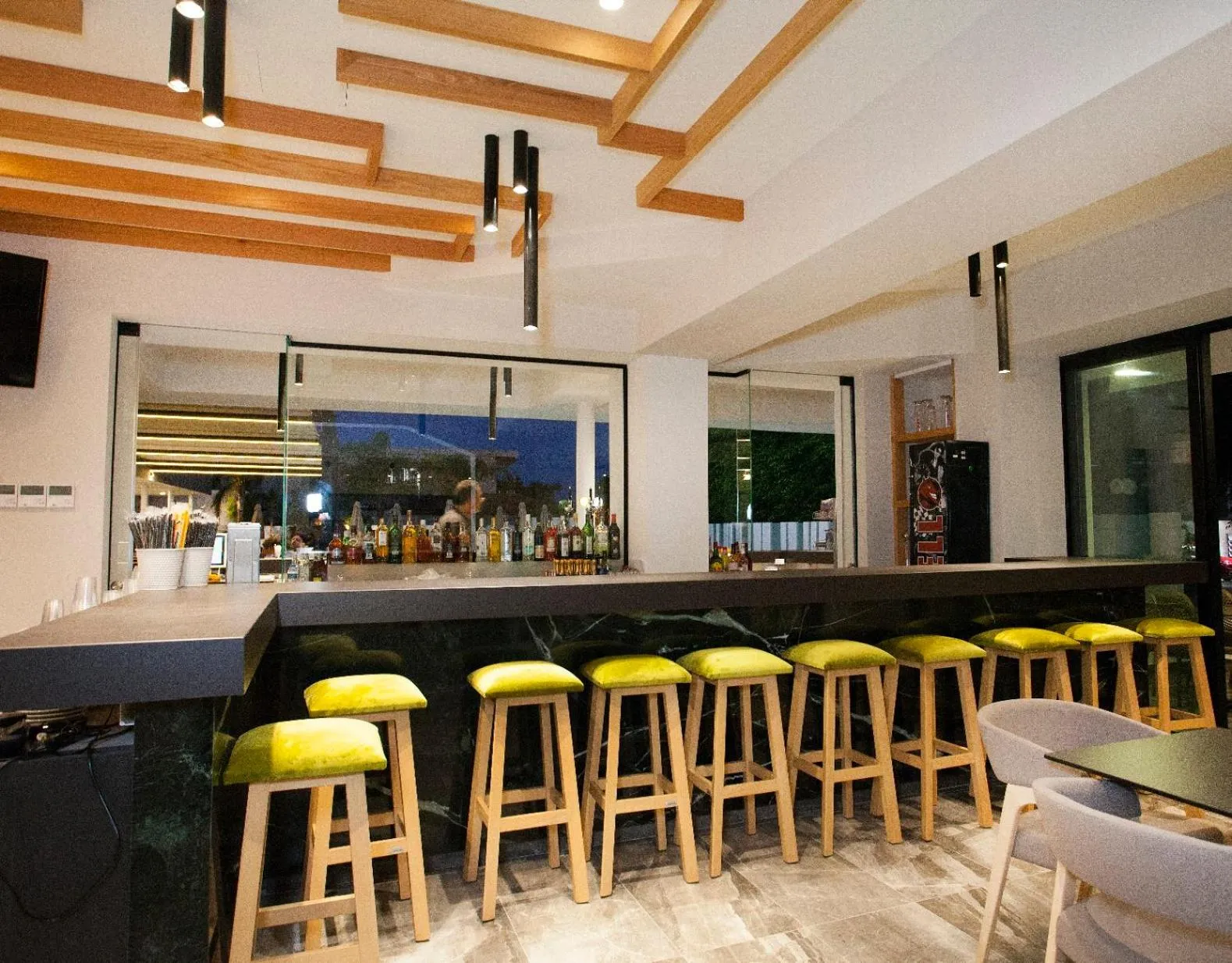 Lounge or bar in Pefkos City Hotel