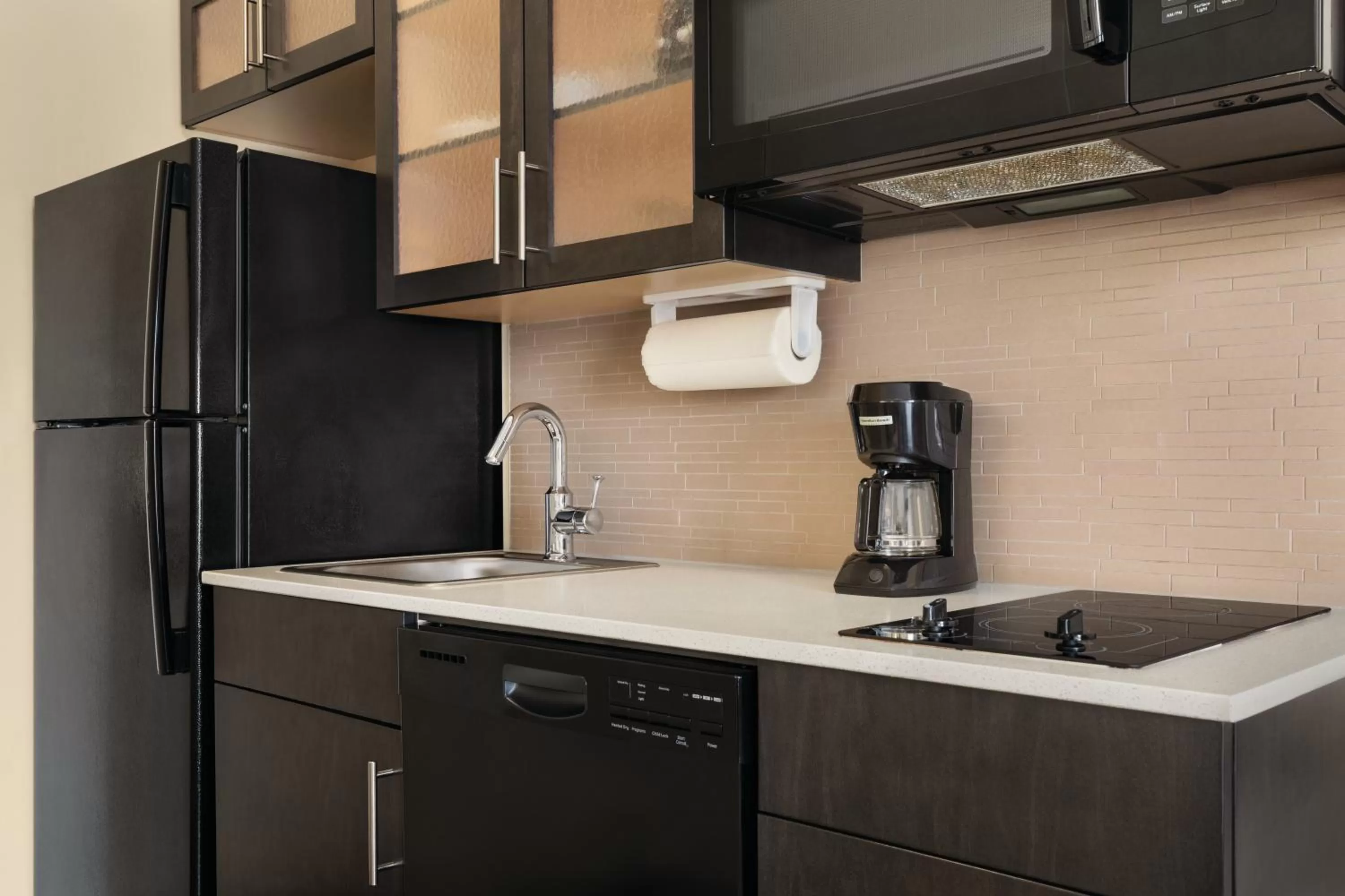 Kitchen or kitchenette in Park Inn by Radisson, Calgary Airport North, AB