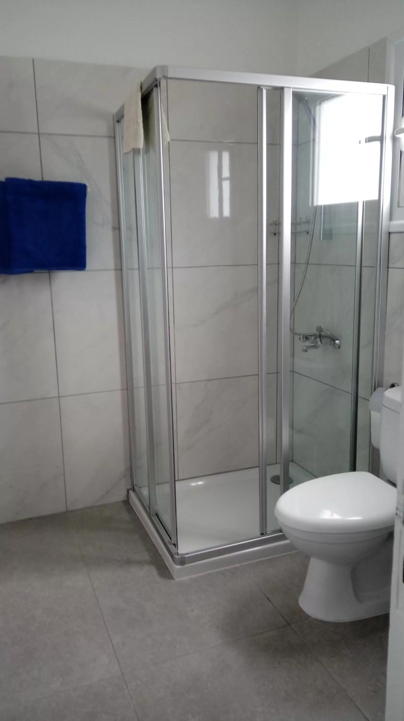 Bathroom in Flokkas Hotel Apartments