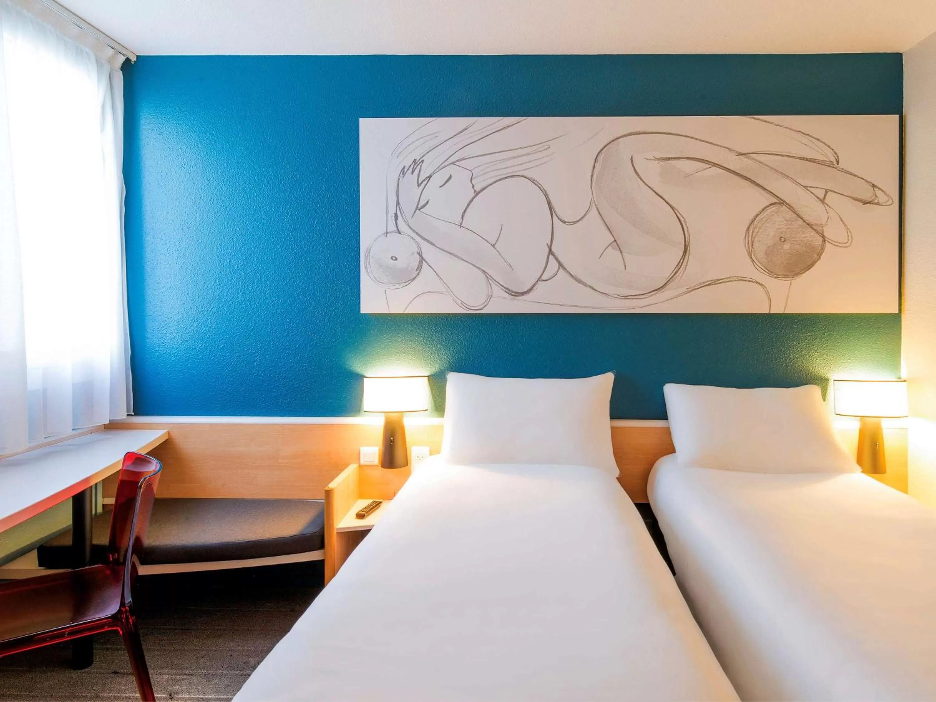 Photo of the whole room, Bed in ibis Tours Nord