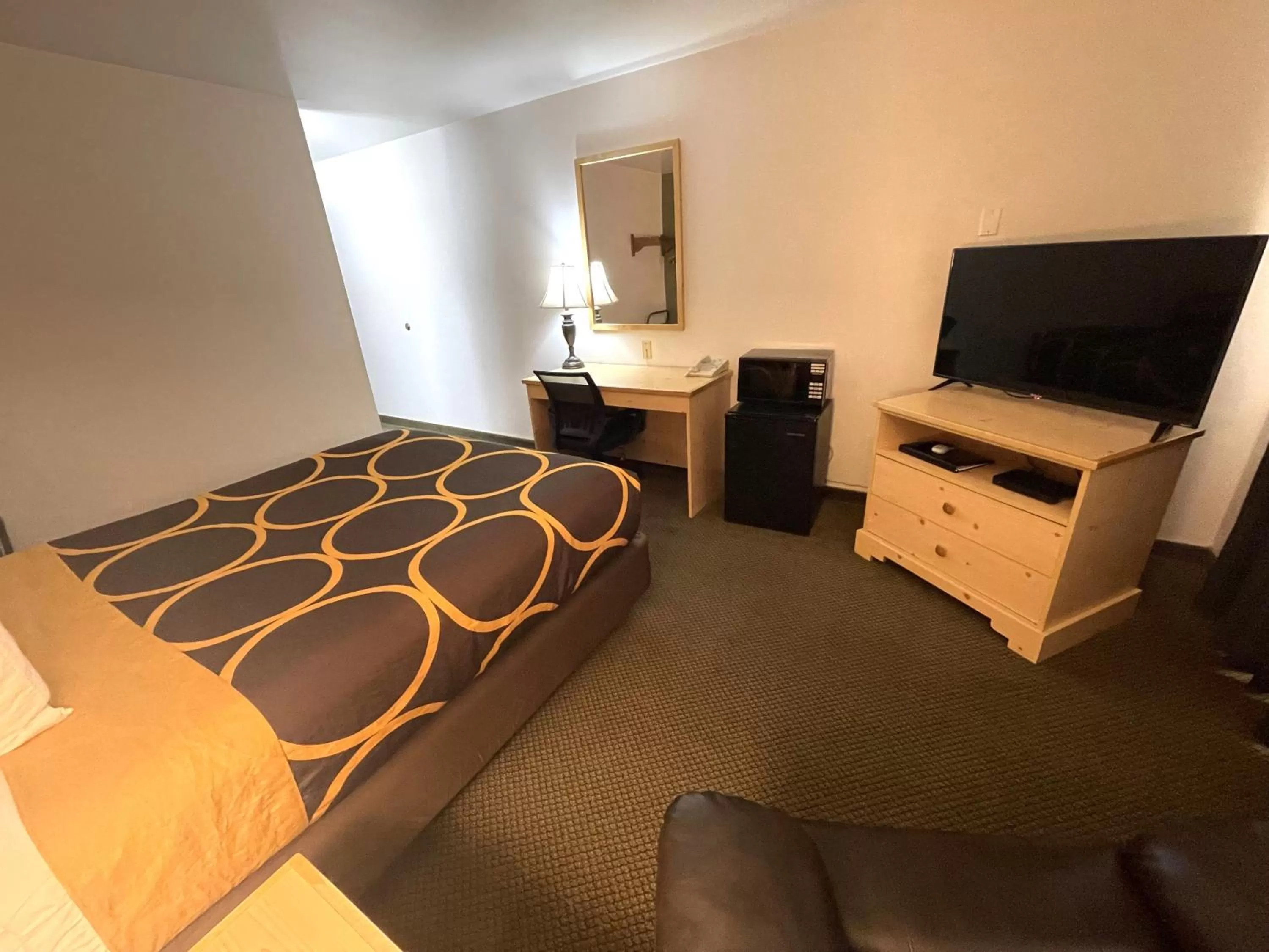 Bedroom, Bed in Super 8 by Wyndham Moscow - Pullman