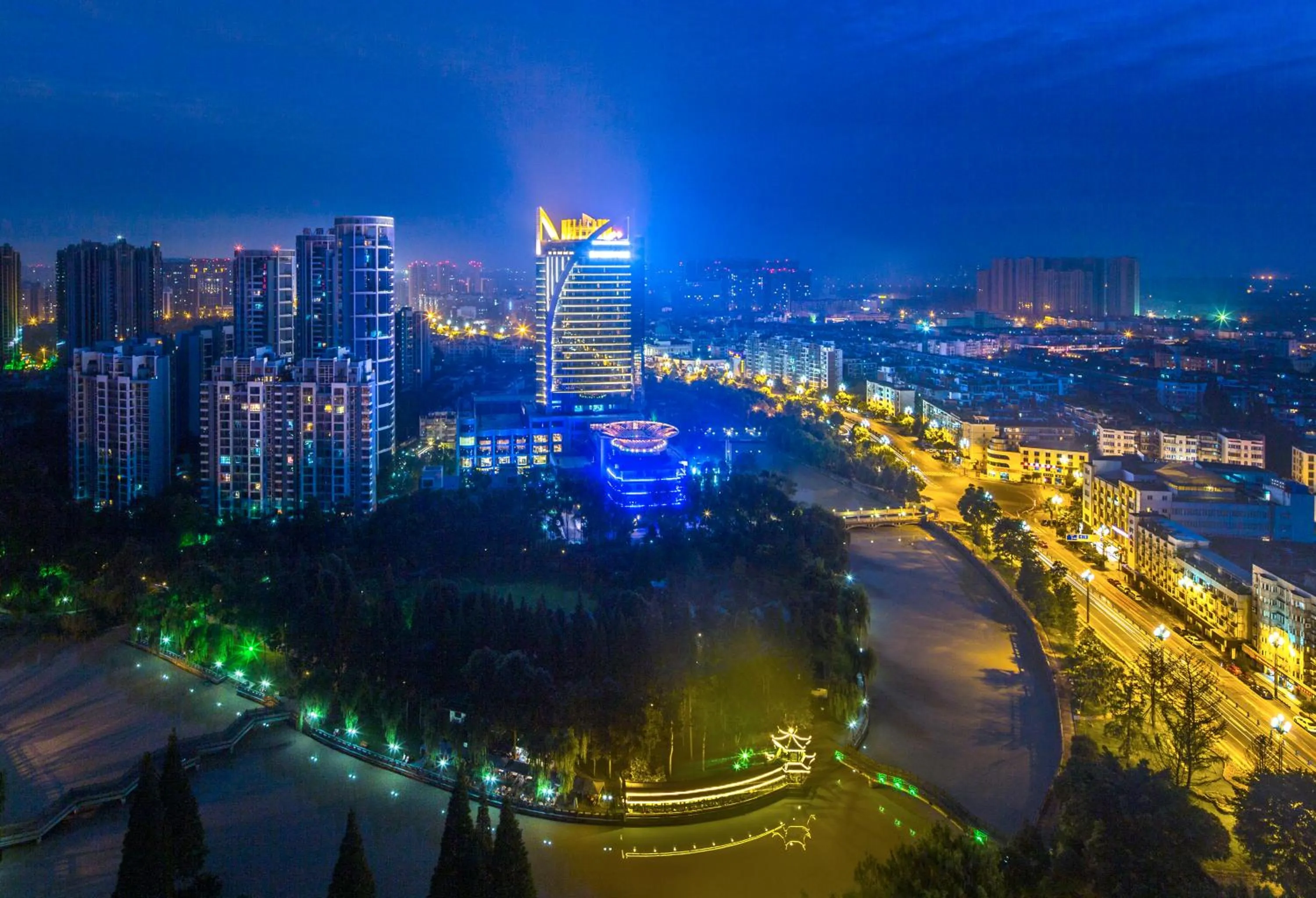 Property building in Felton Grand Hotel Chengdu