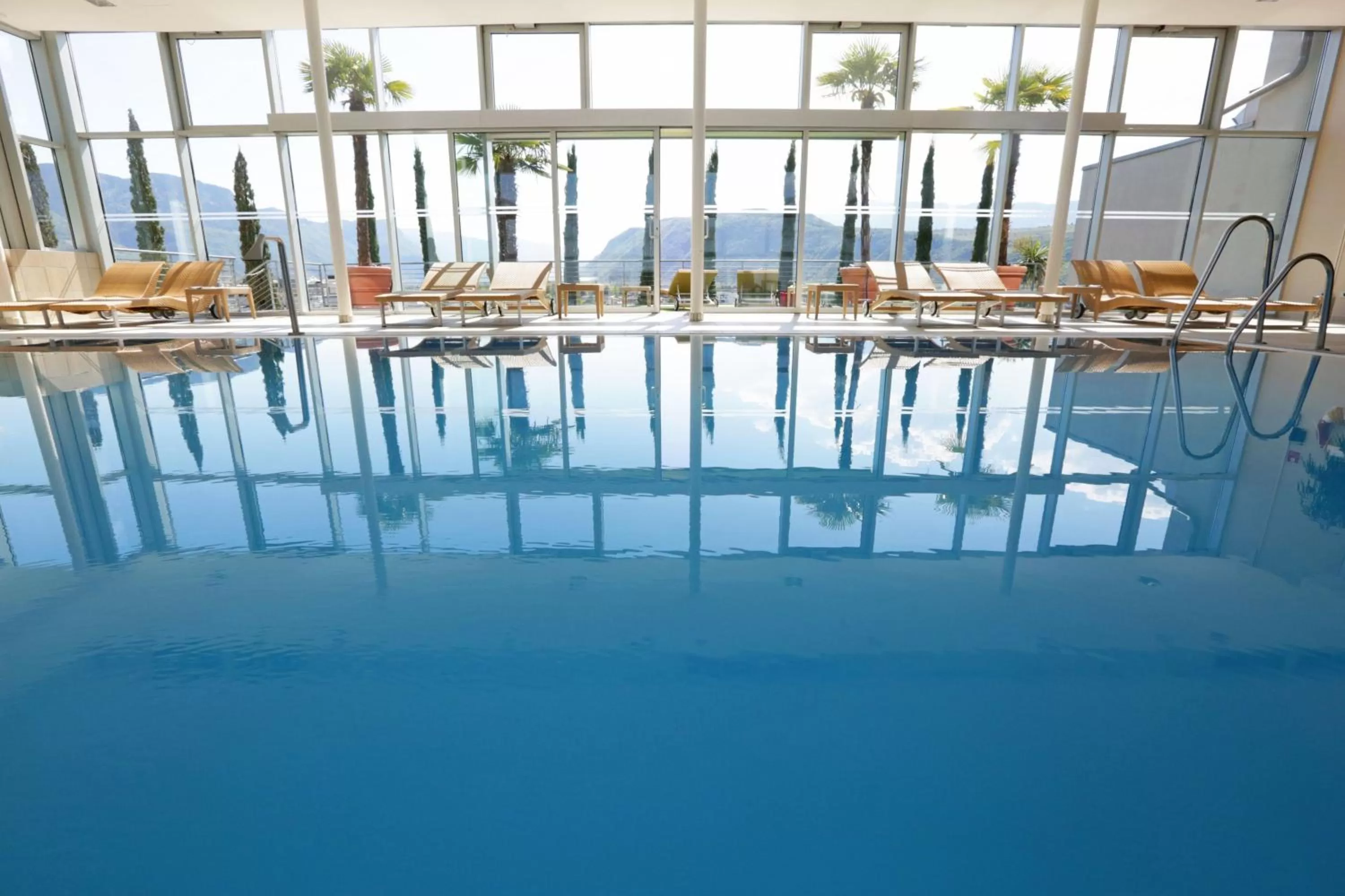 Swimming pool in Four Points Sheraton Bolzano Bozen
