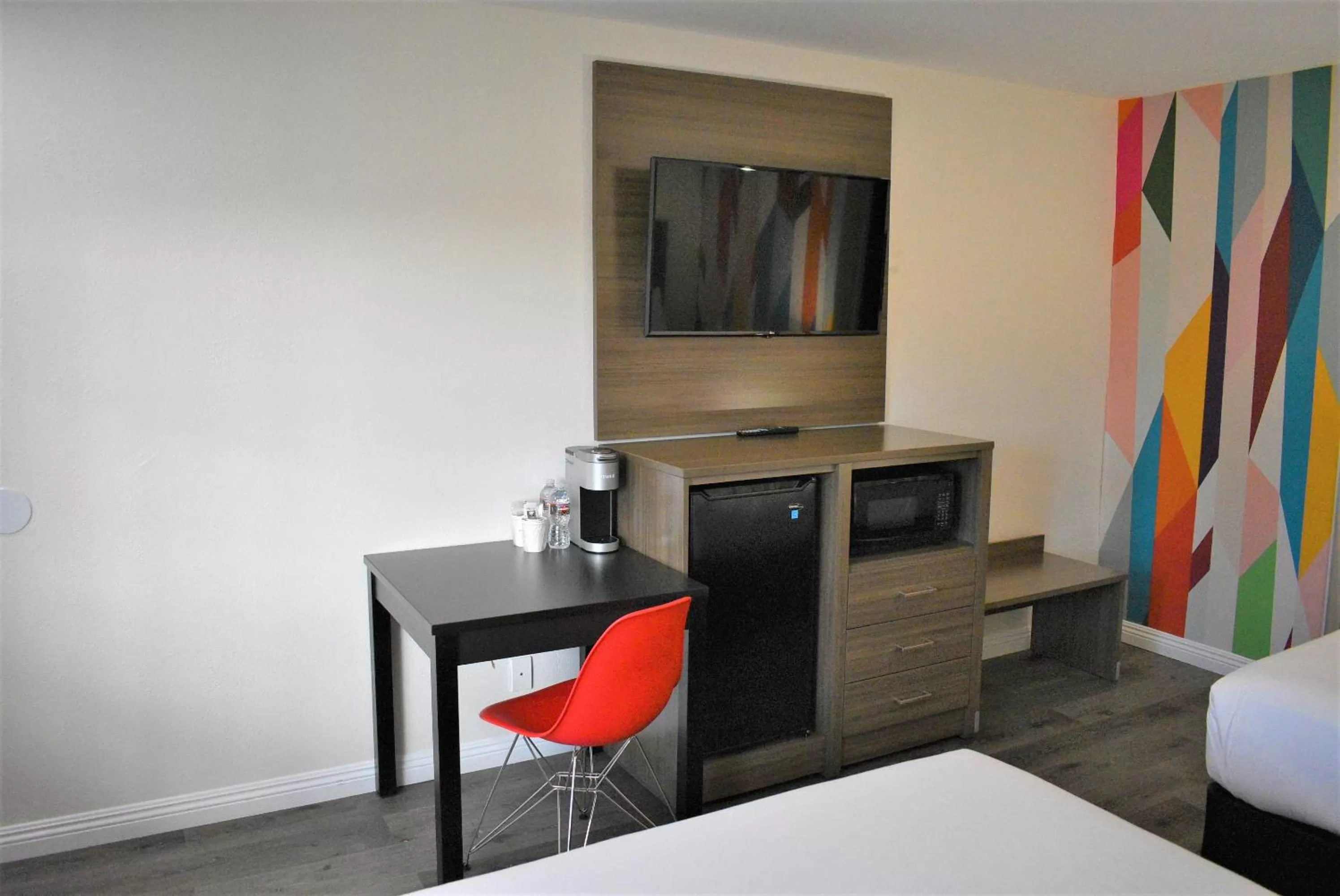 TV and multimedia, Bed in Signature Anaheim Maingate