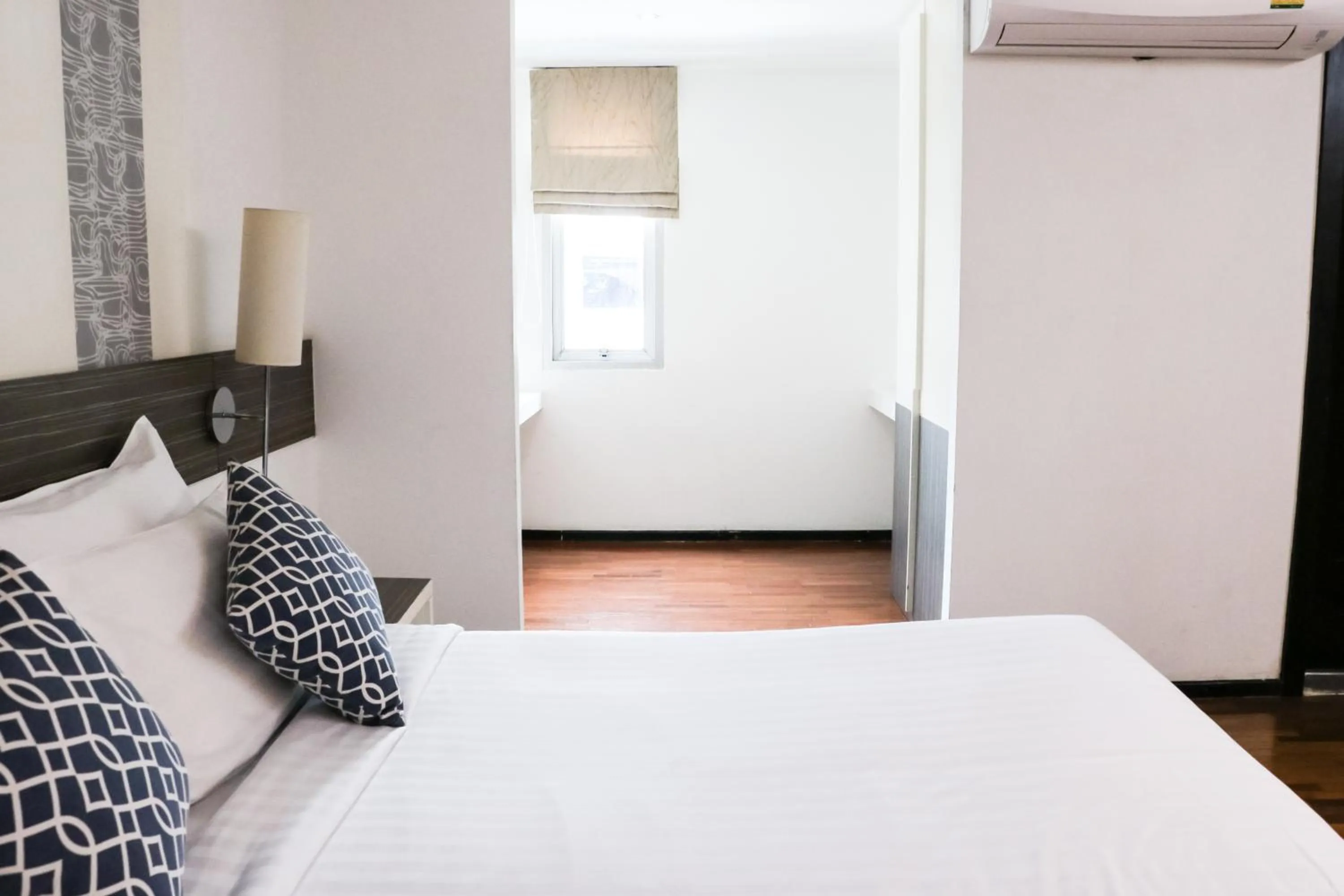 Quiet street view, Bed in The Mini R Ratchada