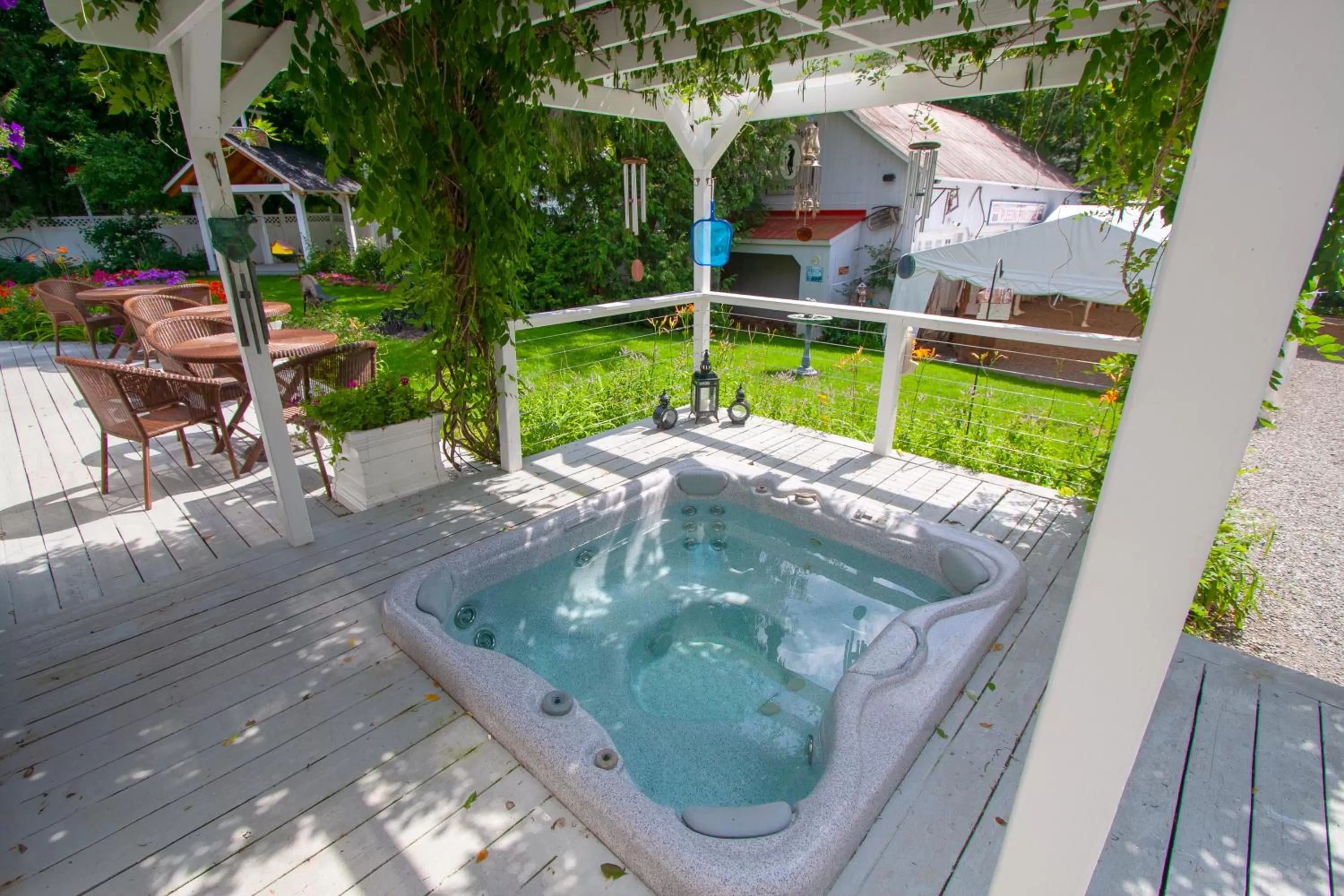 Hot Tub in Phineas Swann Inn & Spa