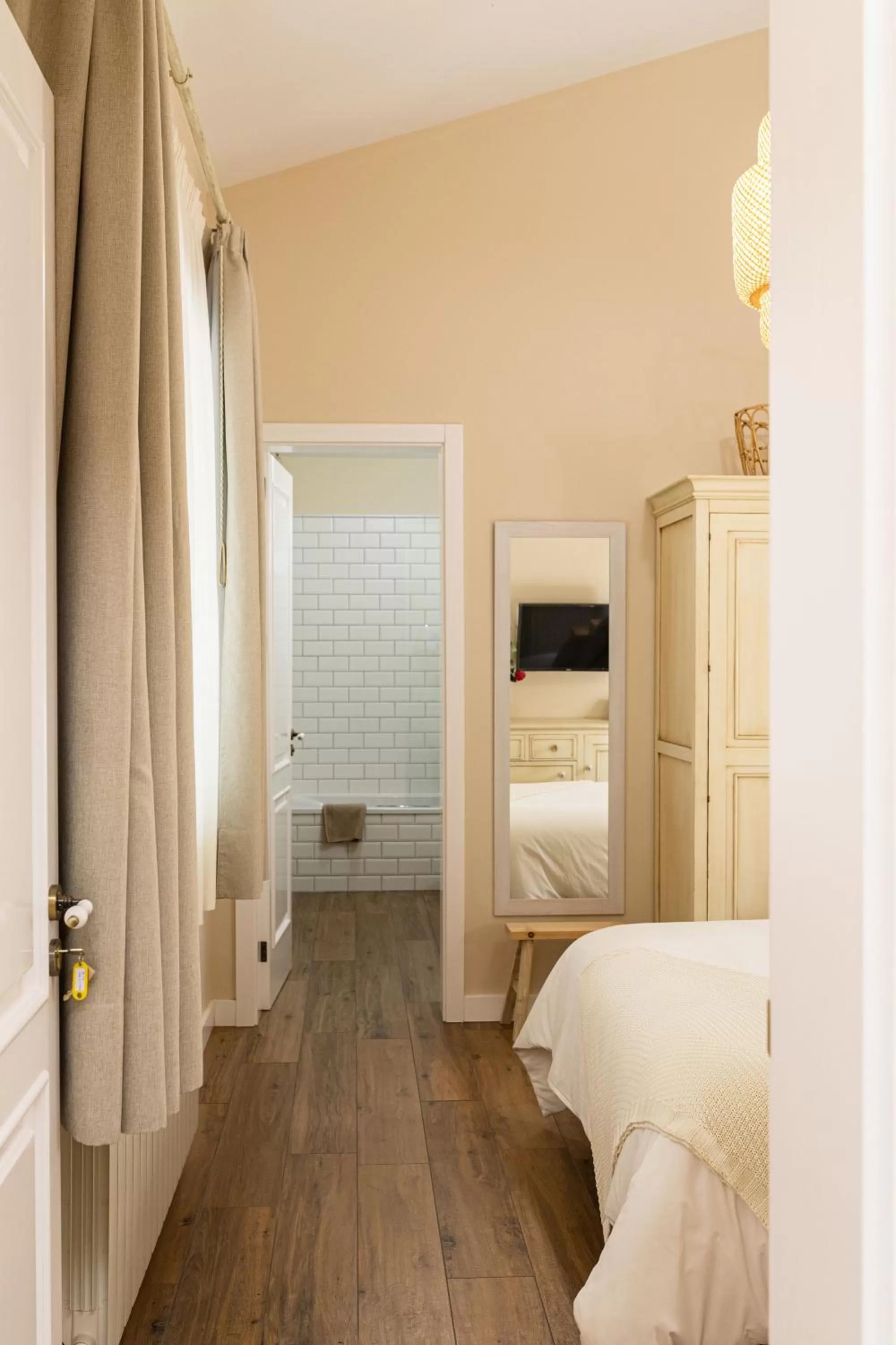 Photo of the whole room in Hotel Rural Ohana