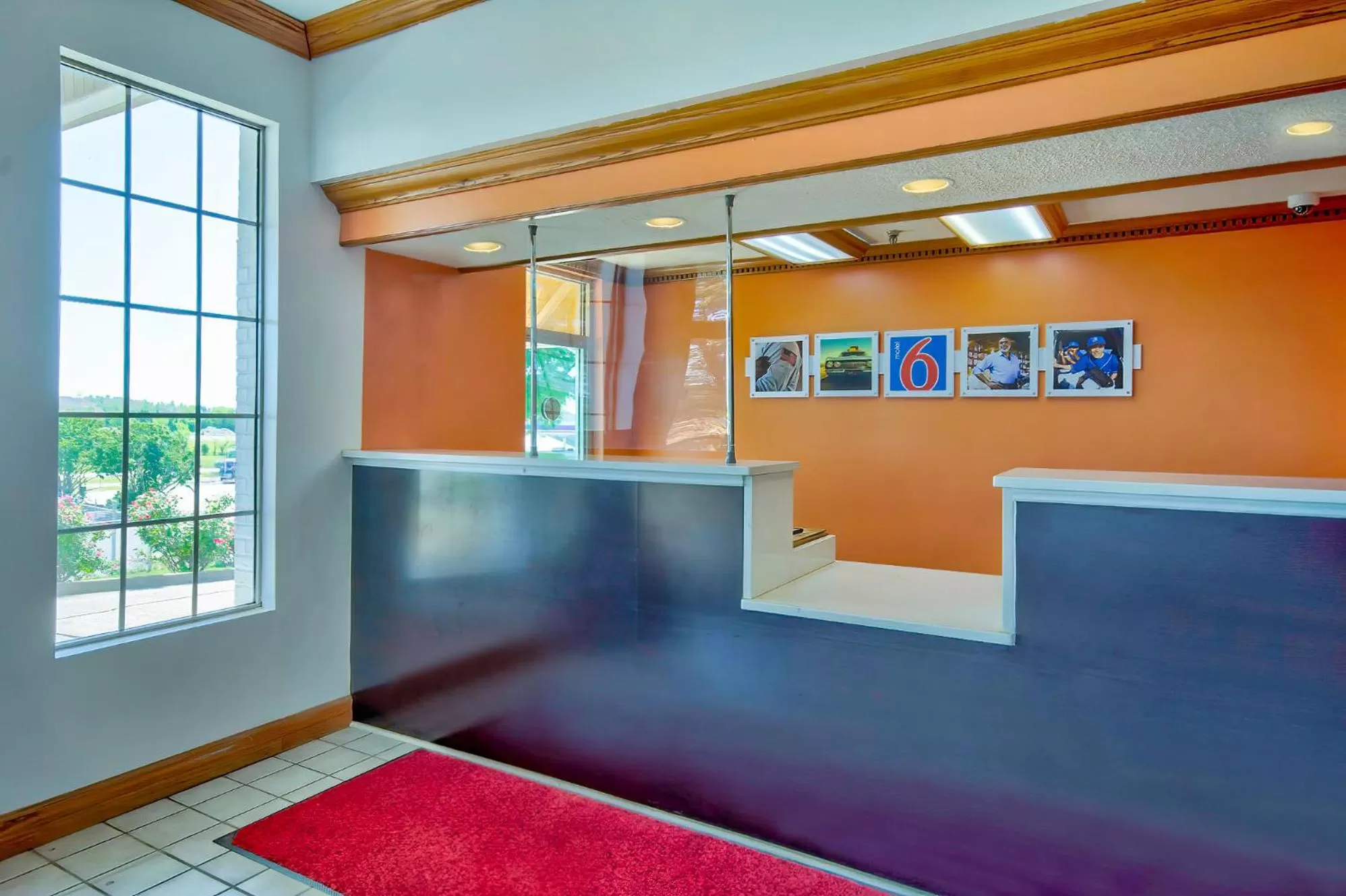 Lobby or reception in Motel 6-Grand Rivers, KY
