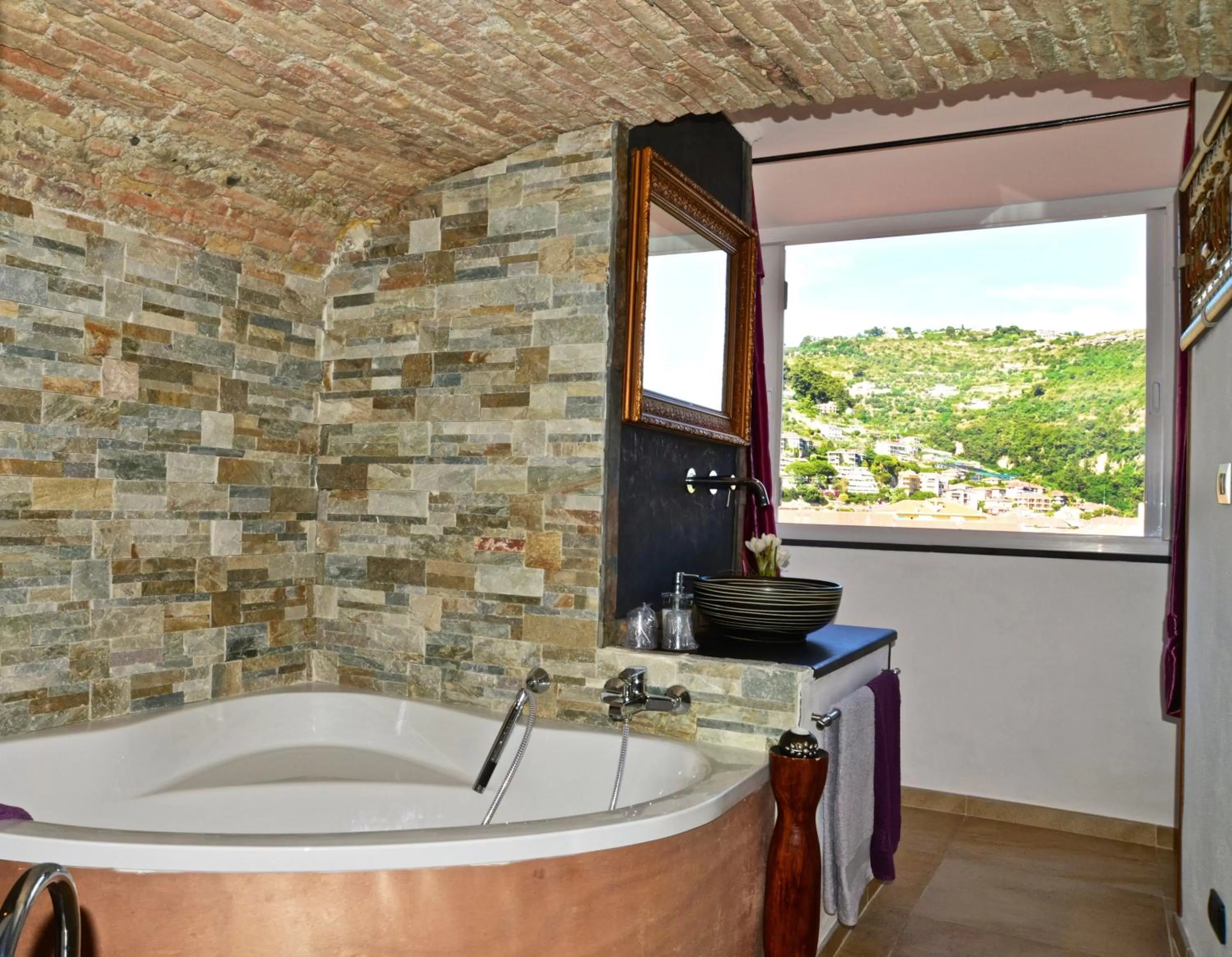 Day, Bathroom in B&B Torre Porta Marina