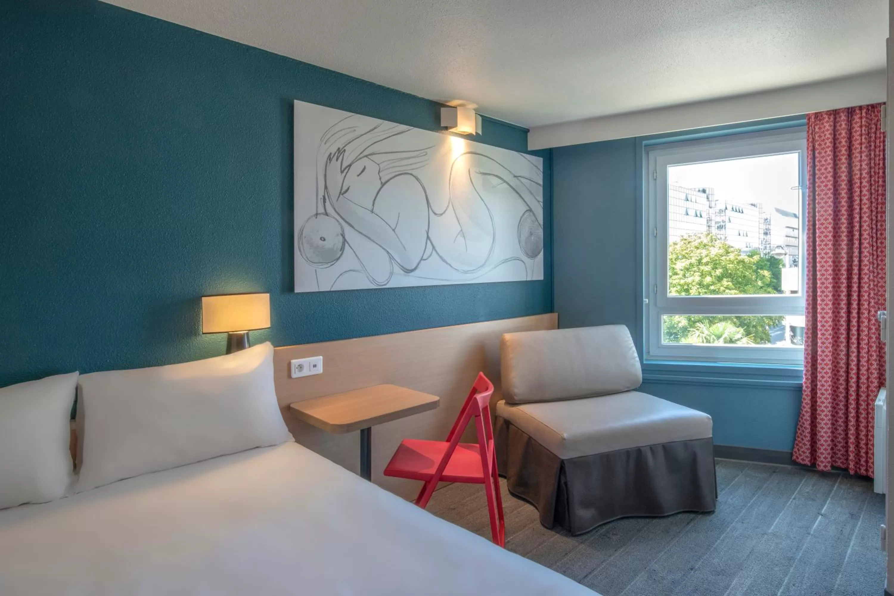 Photo of the whole room, Bed in ibis Tours Centre Gare