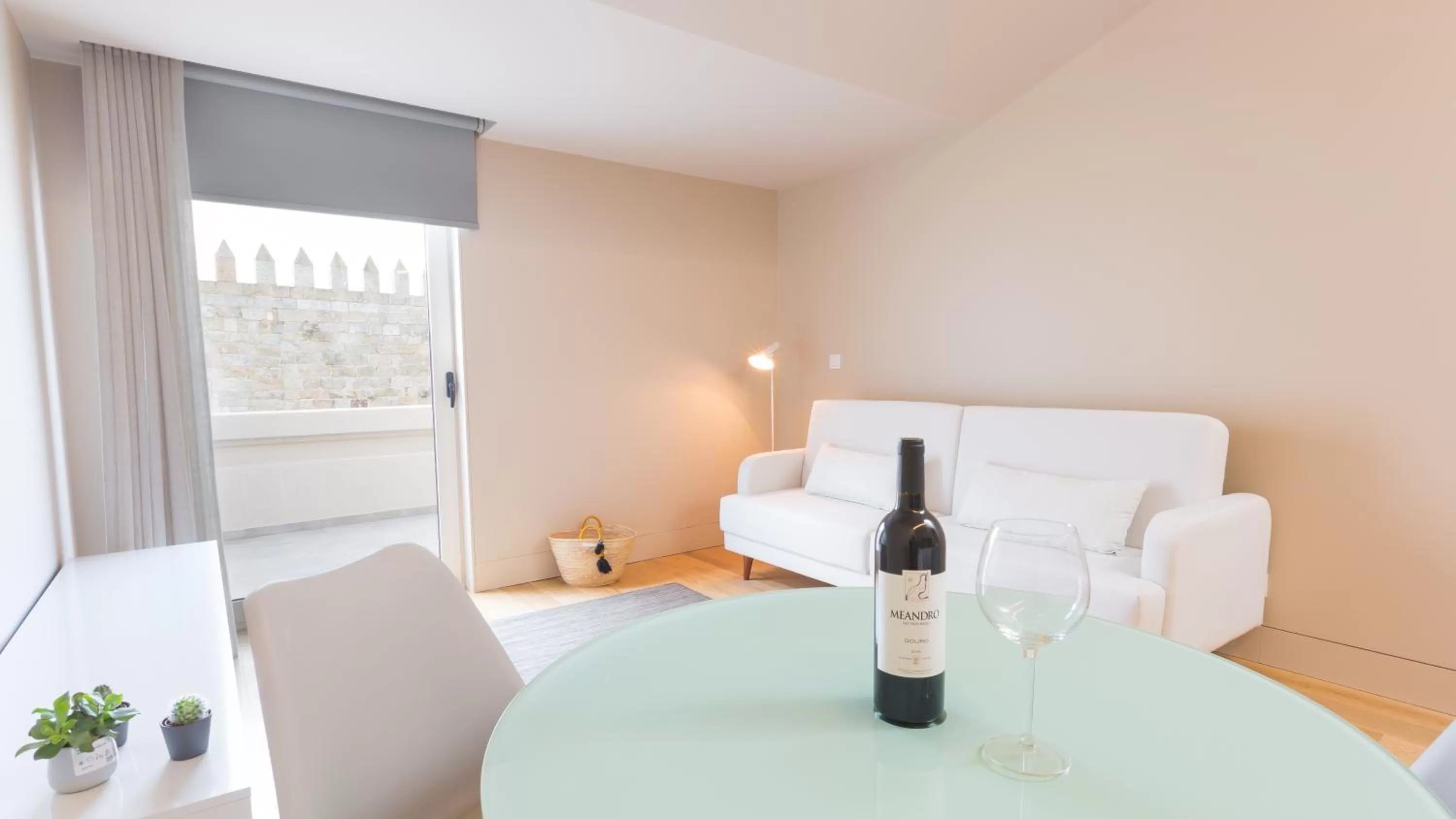 Dining area, Bed in Braga Heritage Lofts