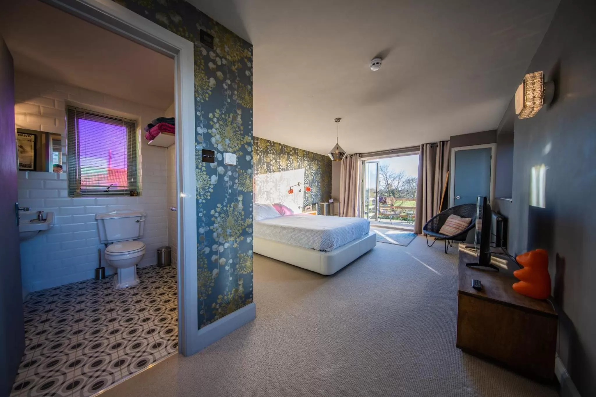 Bedroom, Bed in The Sheppey