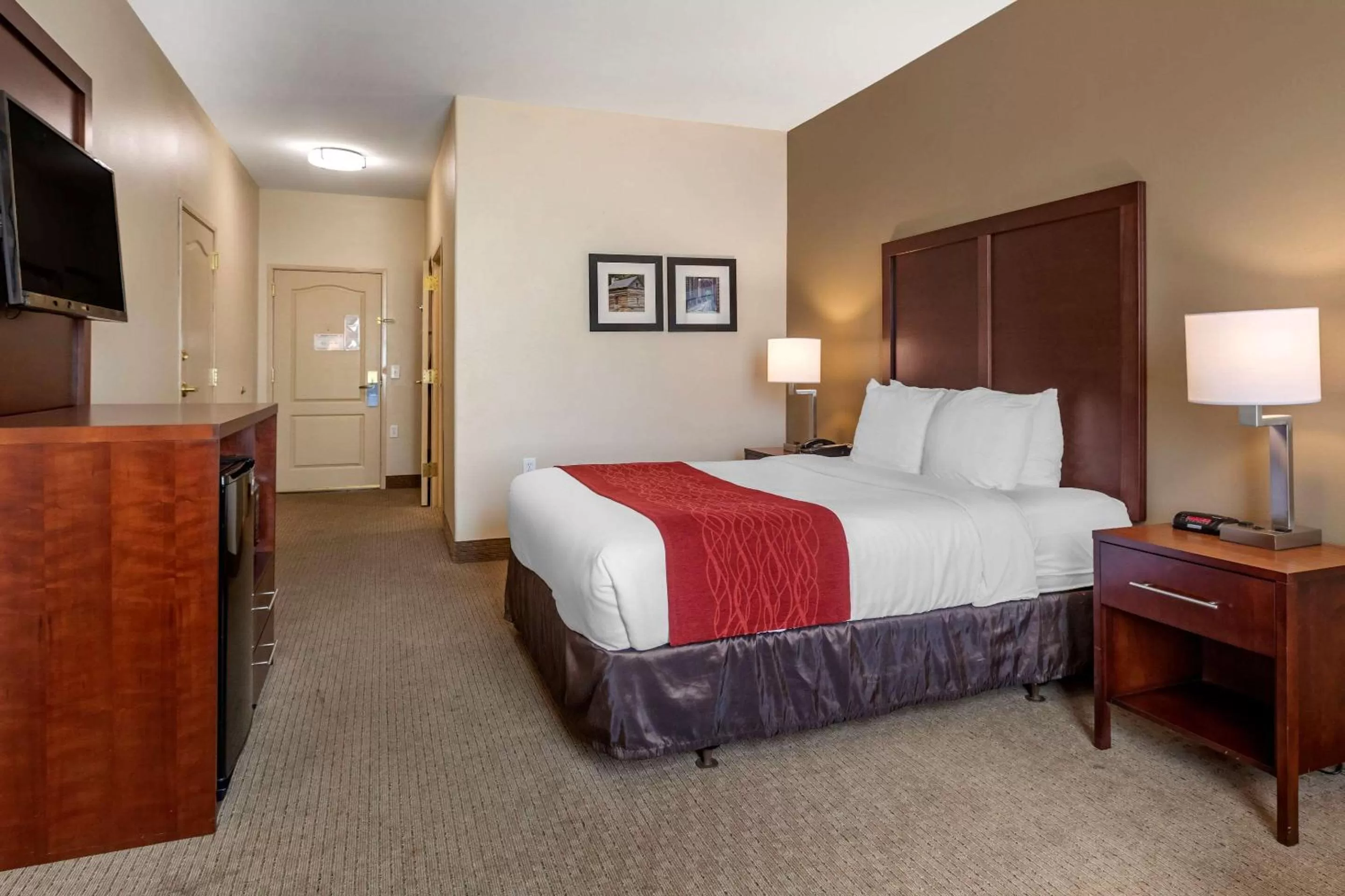 Photo of the whole room, Bed in Comfort Inn & Suites Villa Rica