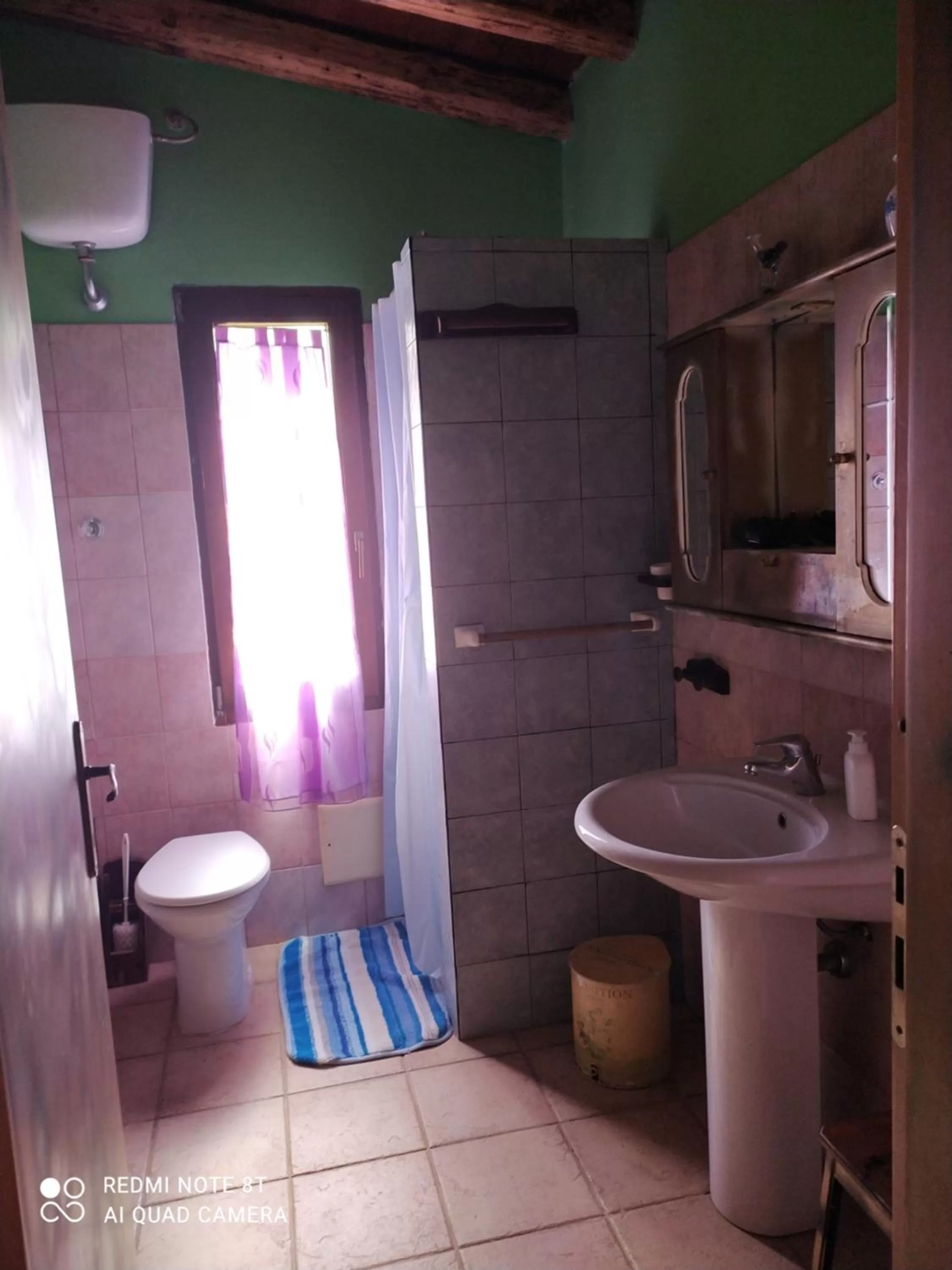 Shower in Il Nuraghe