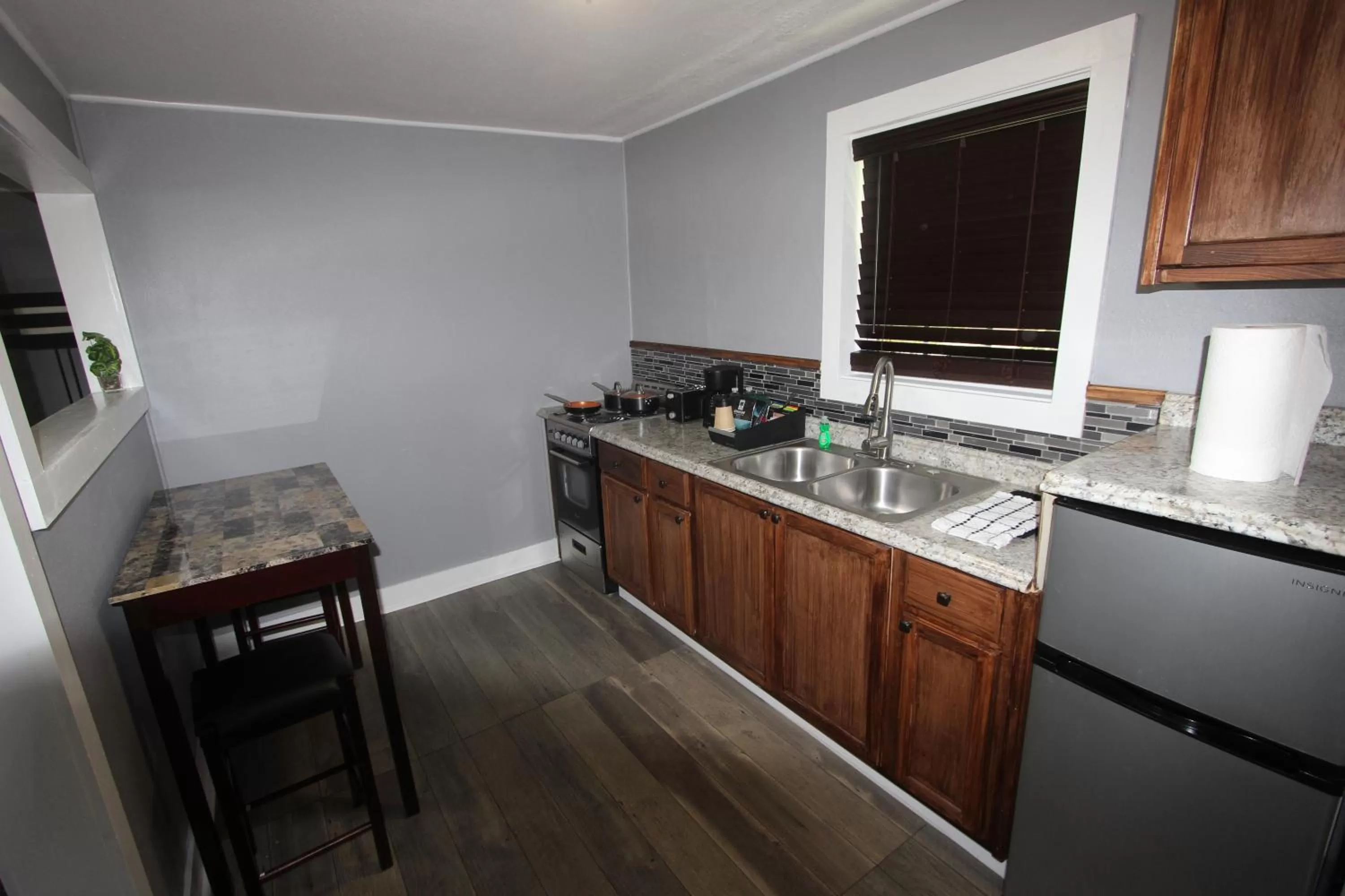 Kitchen or kitchenette in The George Manor