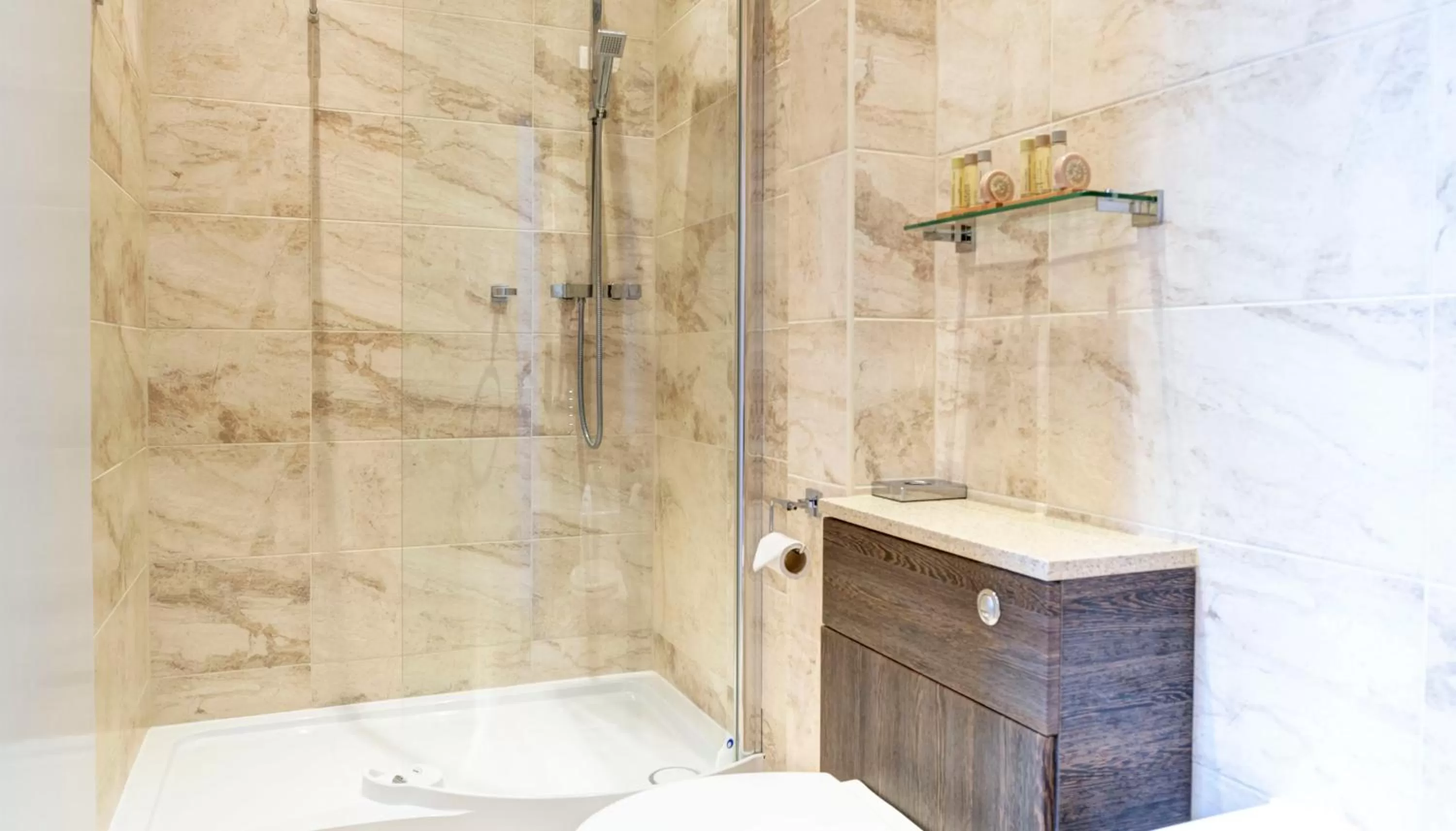 Shower in Best Western The Royal Chase Hotel