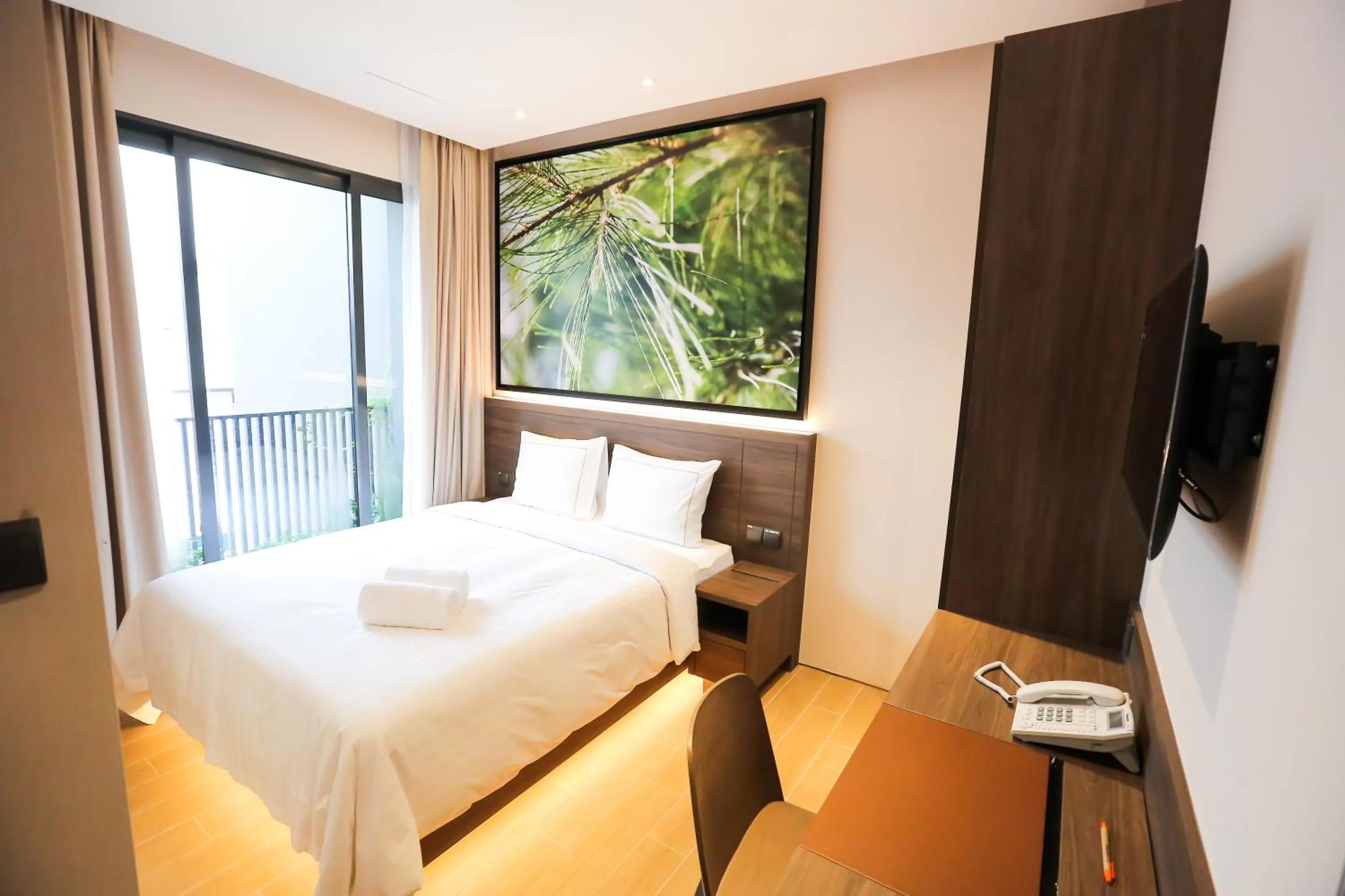 Bed in L Hotel Premier By Lion Peak