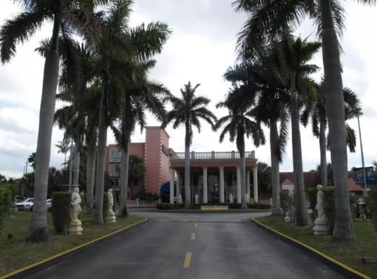 Facade/entrance in Miami Gardens Inn & Suites