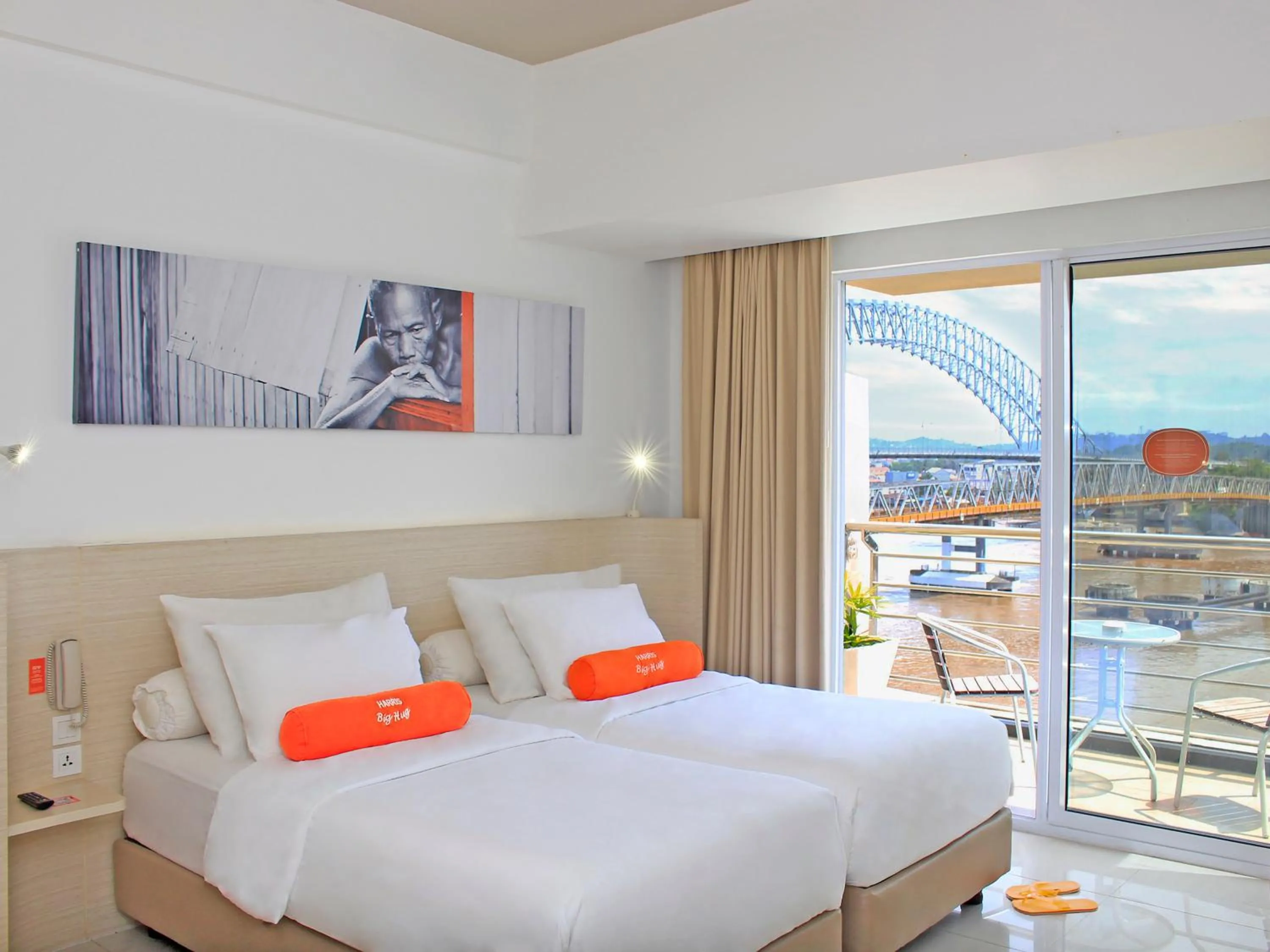 Bed in HARRIS Hotel Samarinda