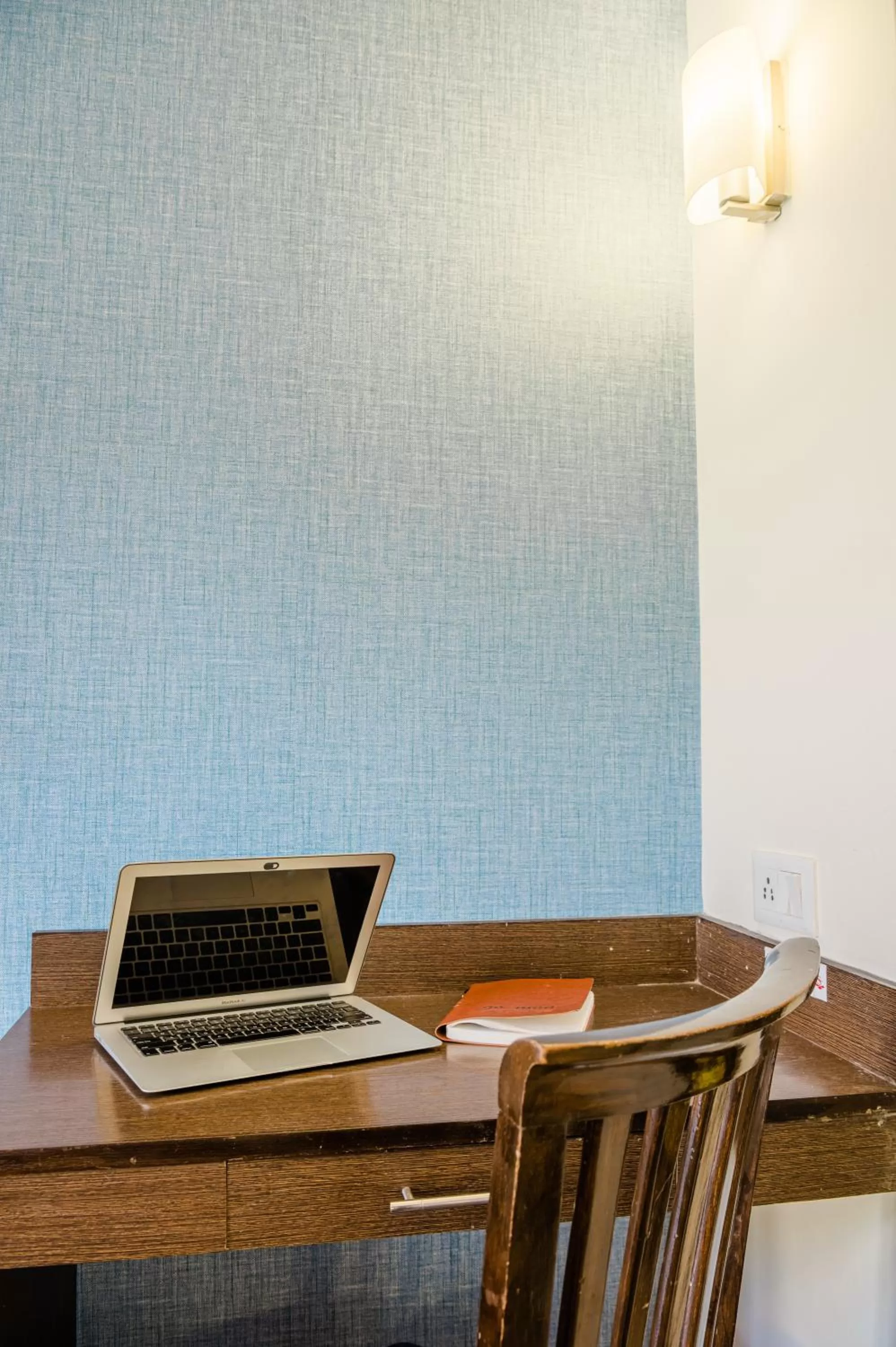 hair dresser in Hotel Shiva Continental