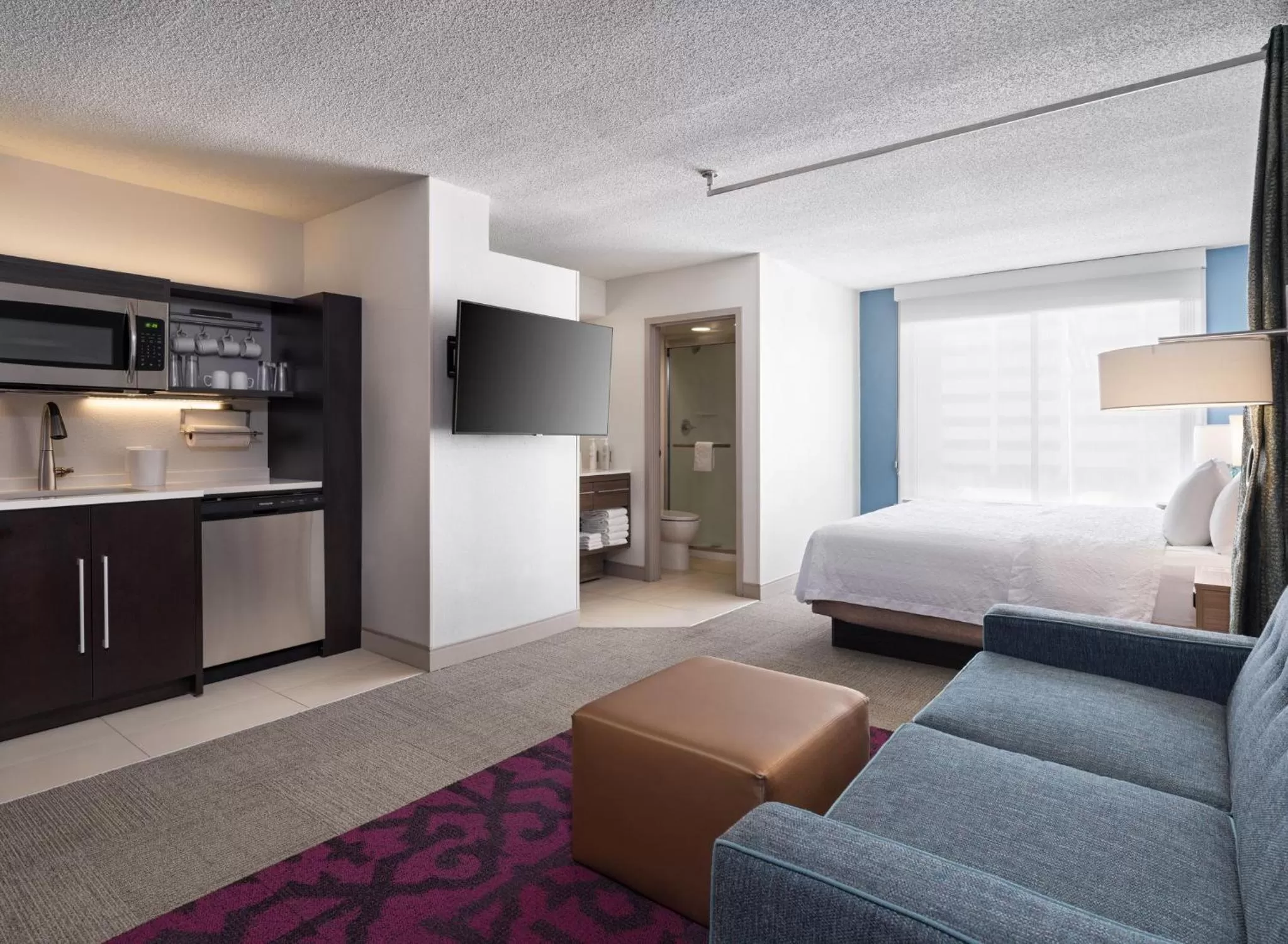 Bed in Home2 Suites by Hilton Indianapolis - Keystone Crossing