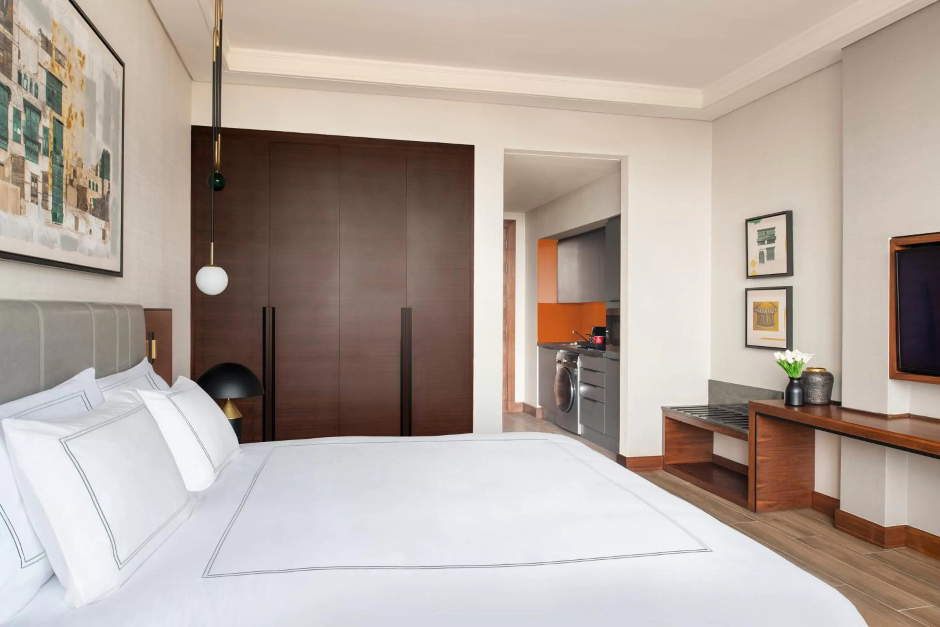 Shower, Bed in Swissotel Living Jeddah