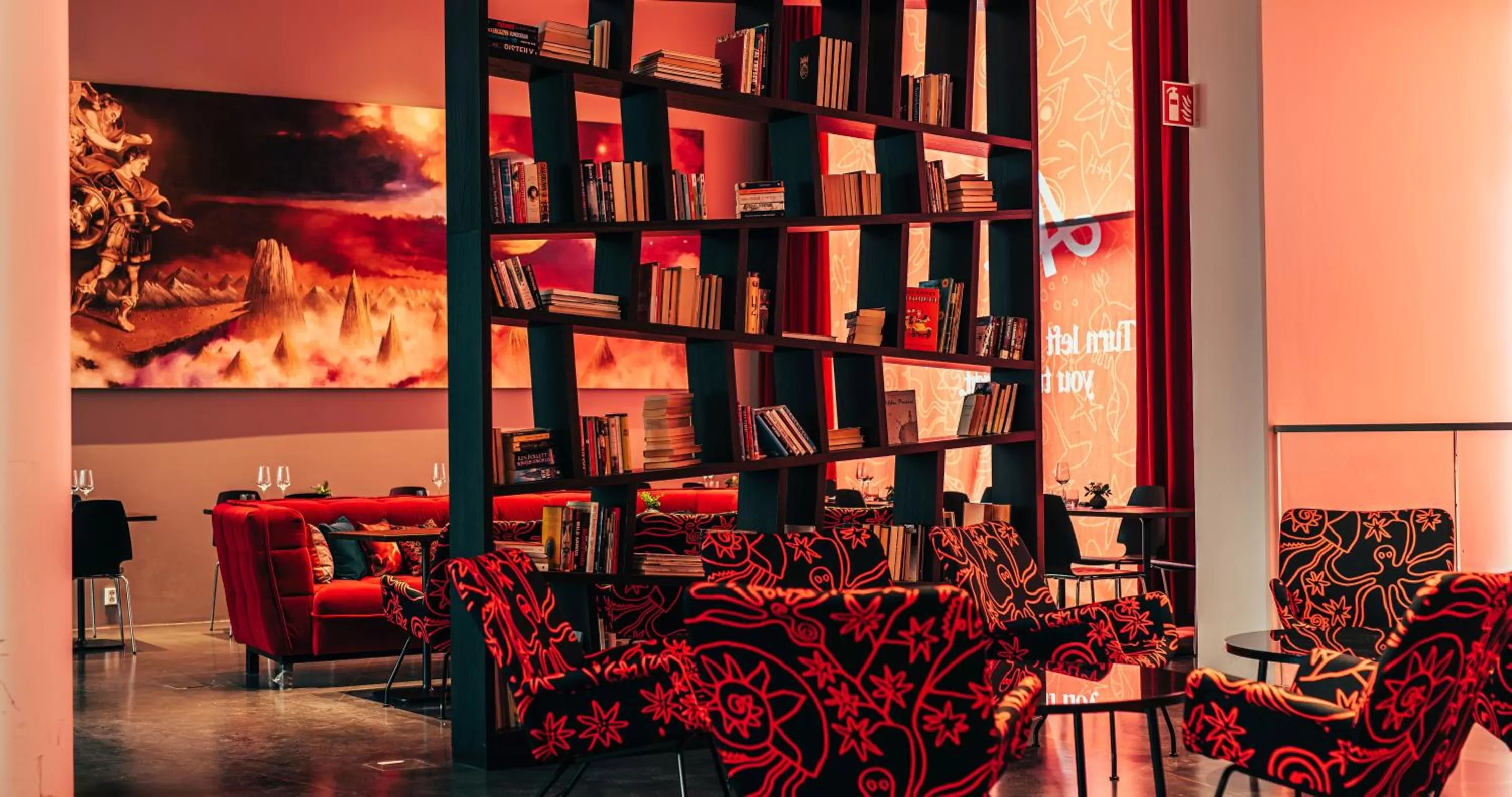 Restaurant/places to eat in Hotel AX