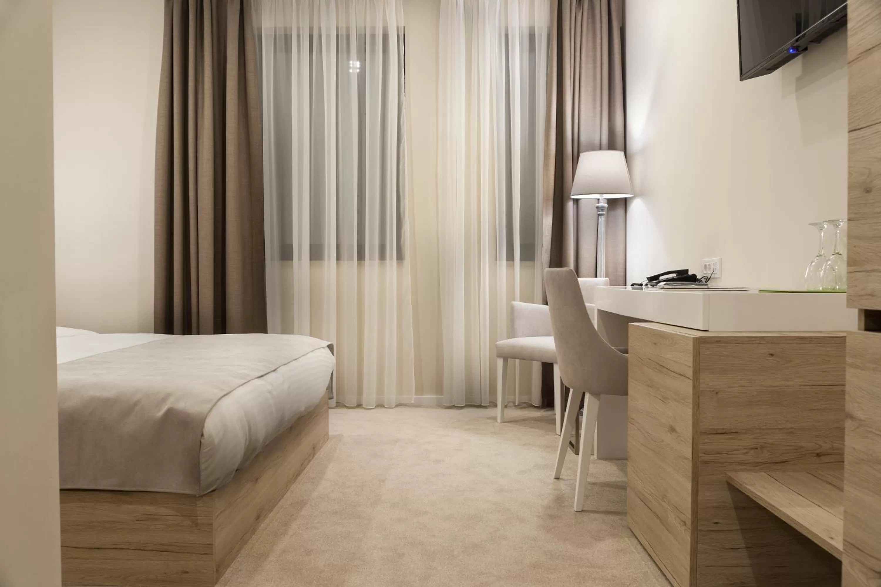 Bedroom, Bed in IG Hotel