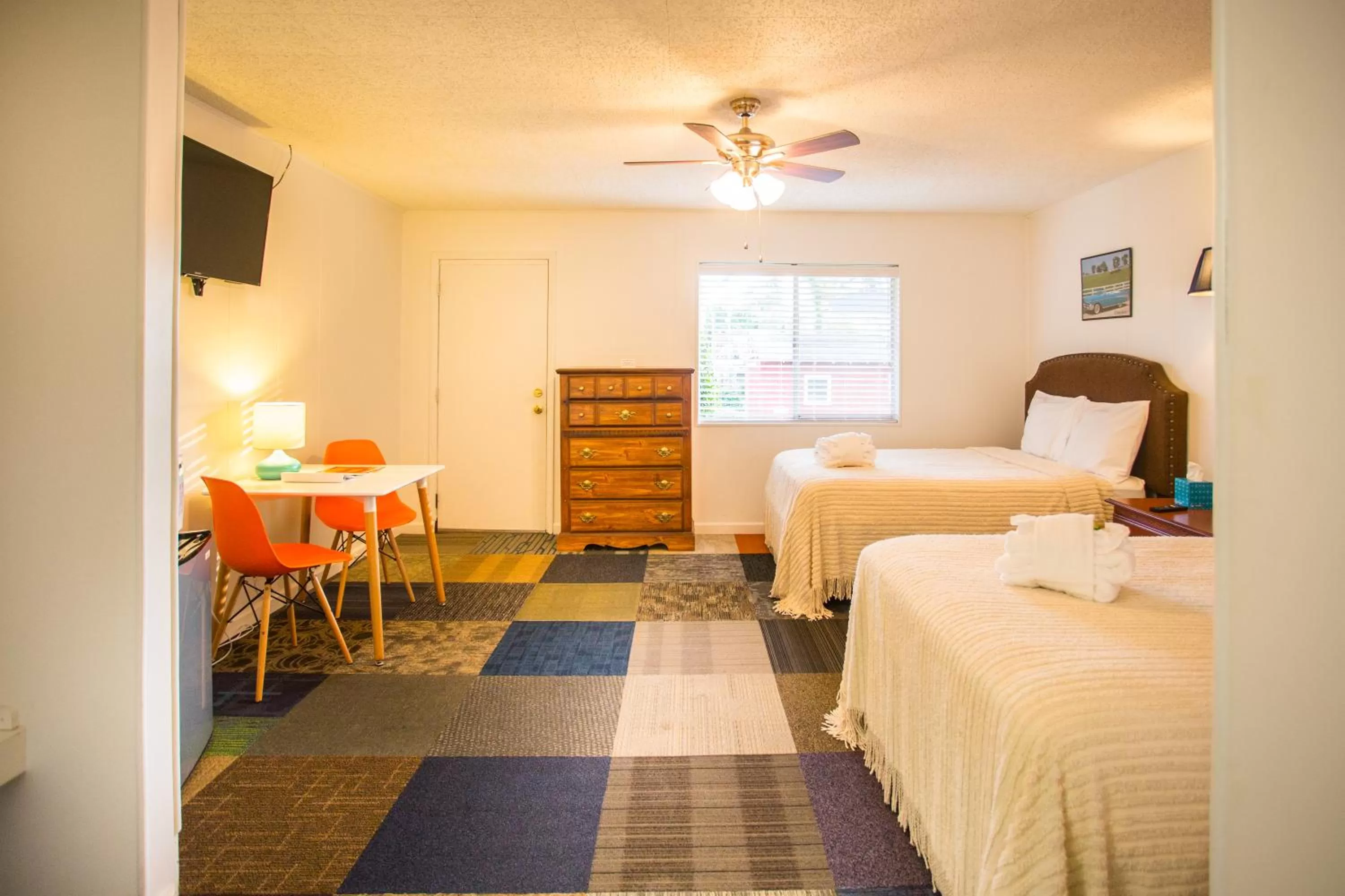 Bedroom, Bed in Sunset Motel