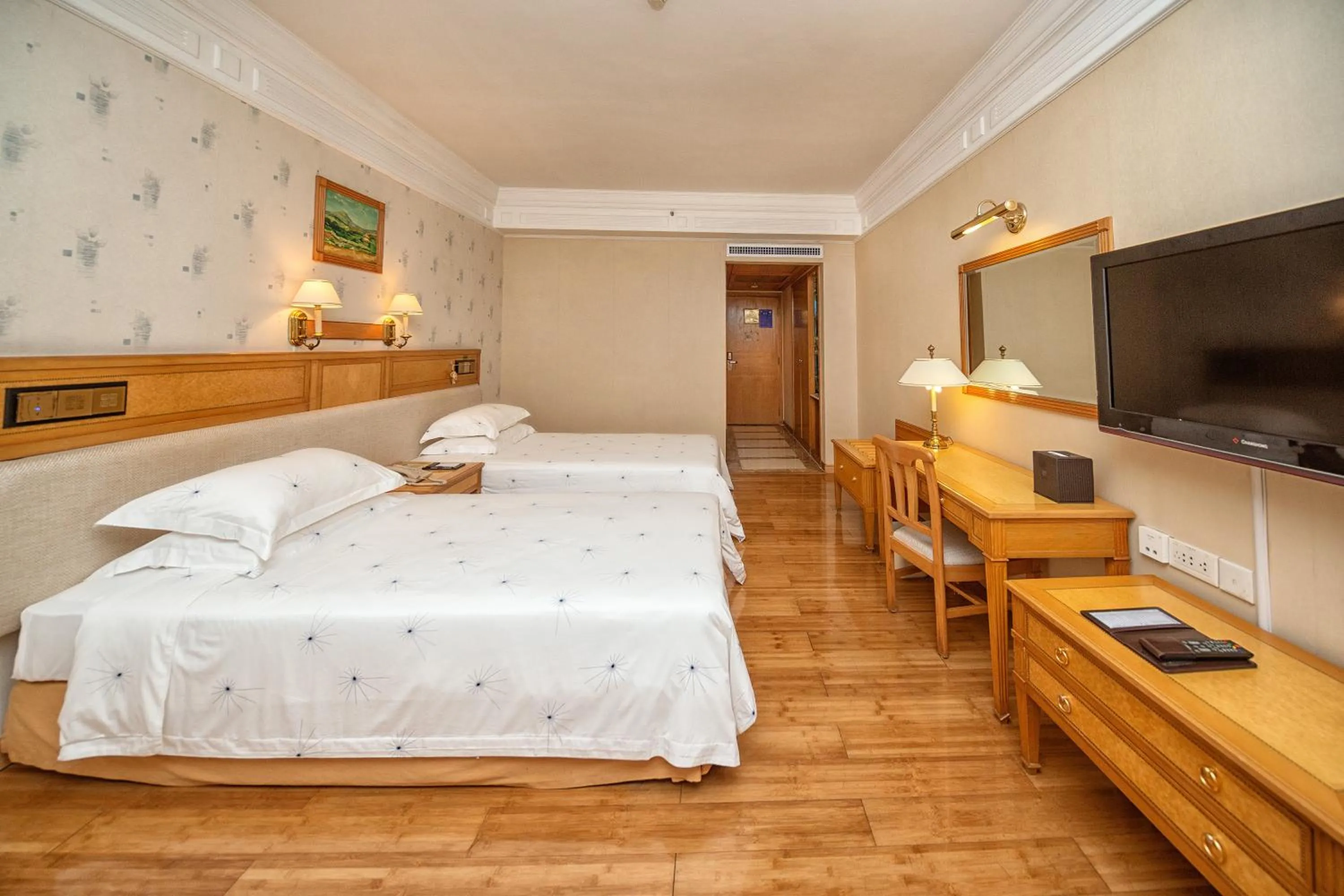 Photo of the whole room, Bed in Hotel Silverland