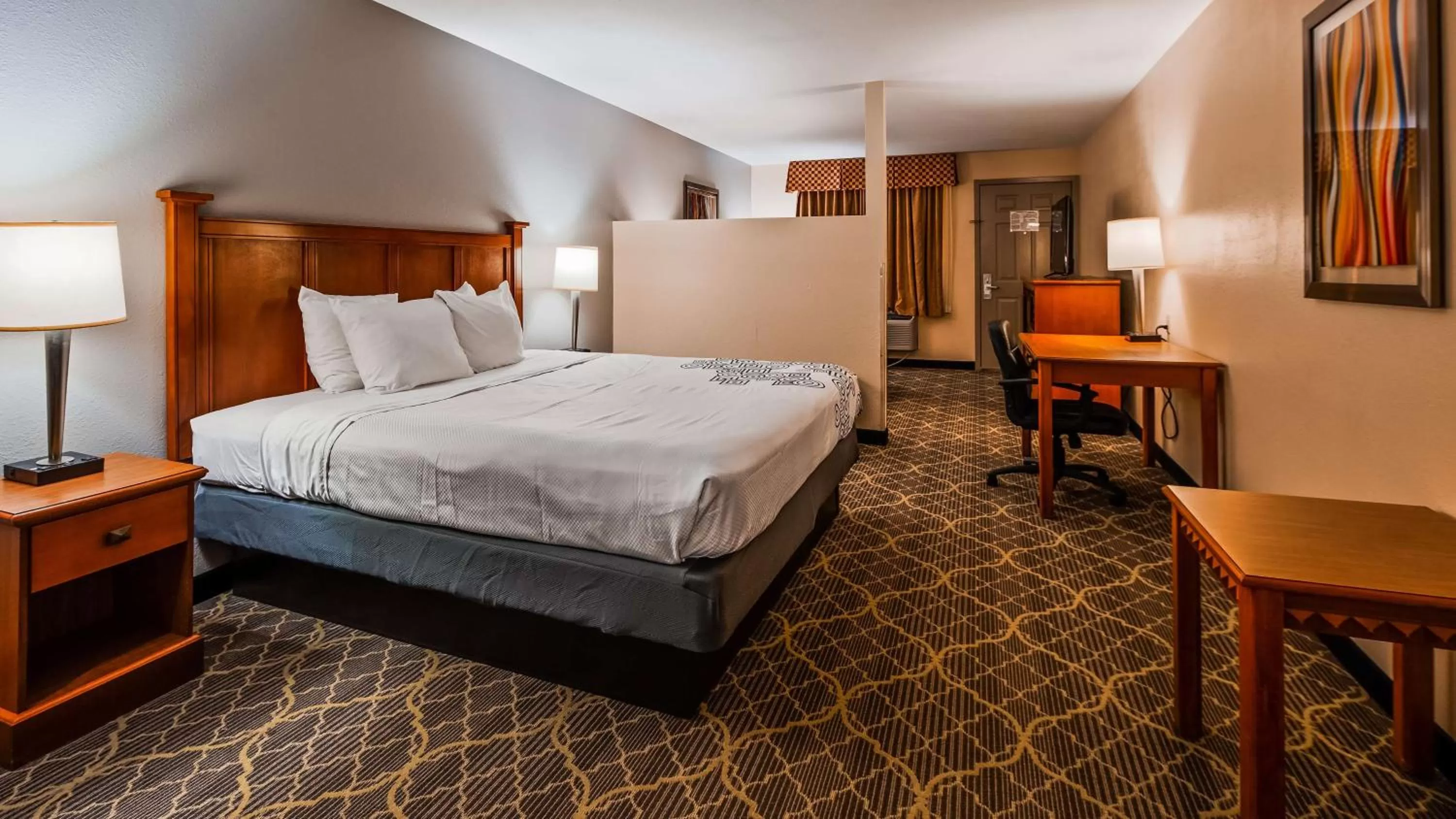 Photo of the whole room, Bed in Best Western Jacksonville near Little Rock Air Force Base