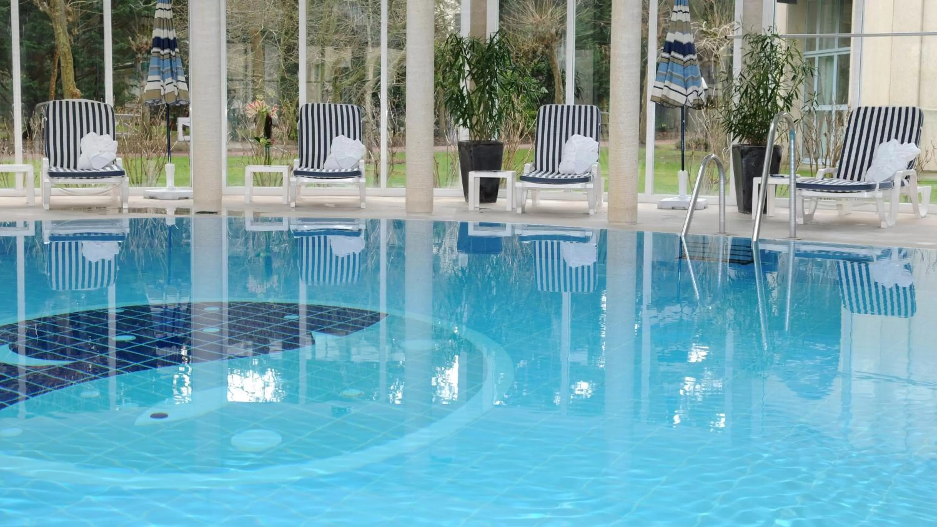 Swimming pool in Holiday Inn Resort le Touquet by IHG