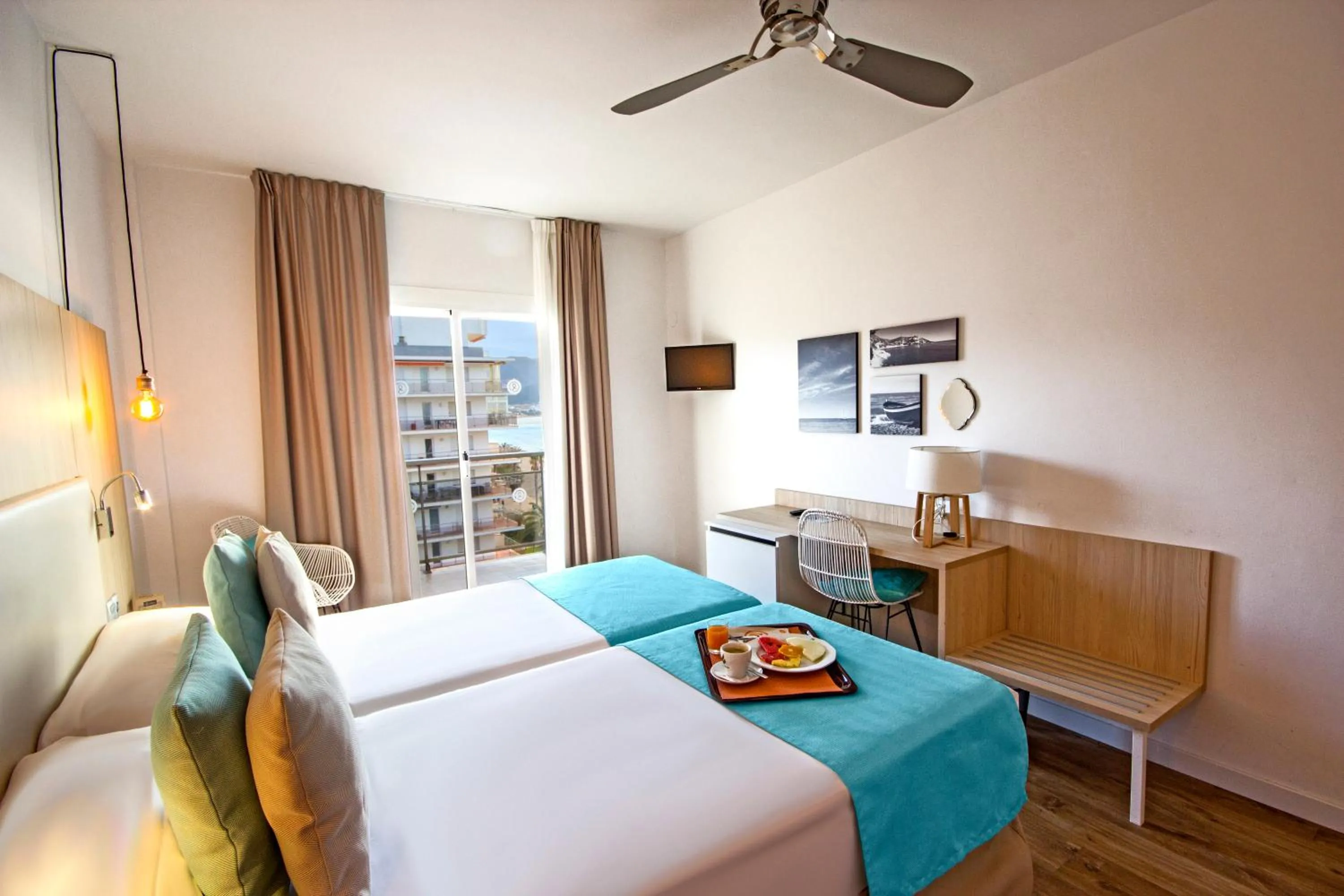 Bedroom, Bed in Hotel Monterrey Roses by Pierre & Vacances