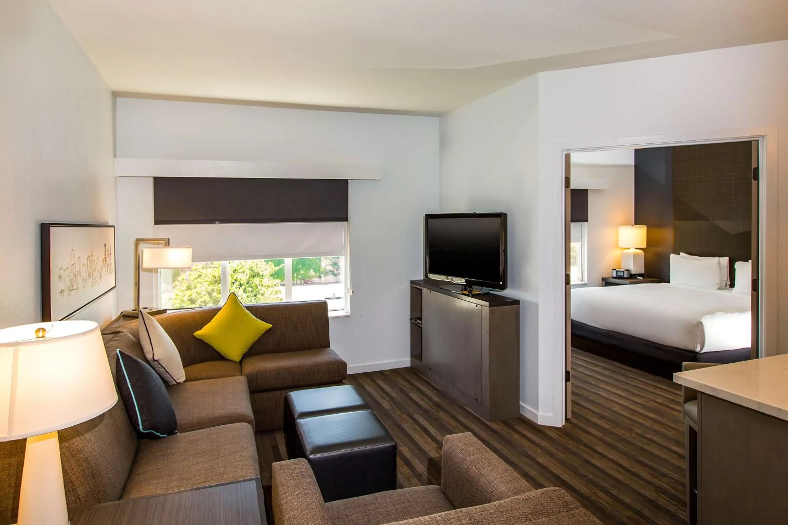Living room, Bed in Hyatt House Santa Clara