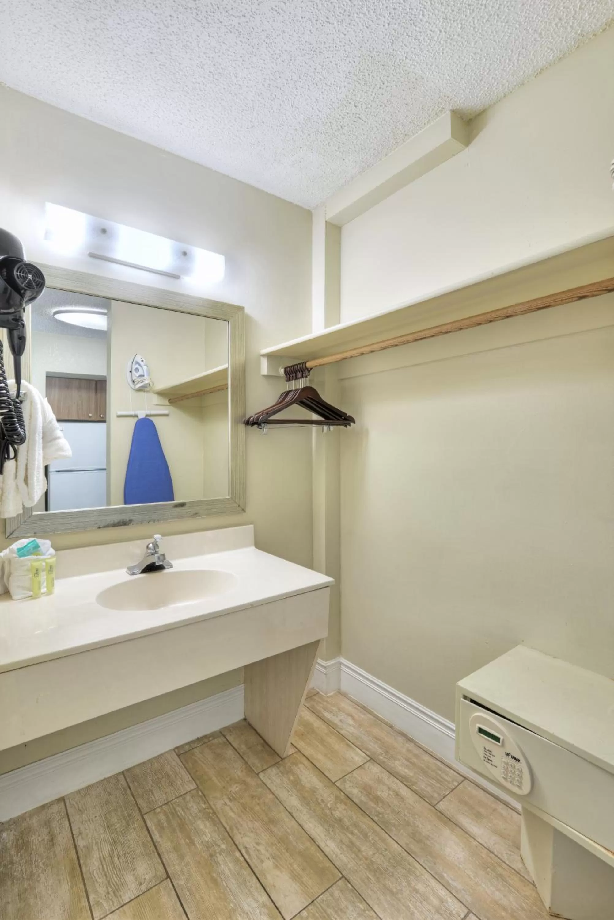 Area and facilities in El Caribe Resort and Conference Center