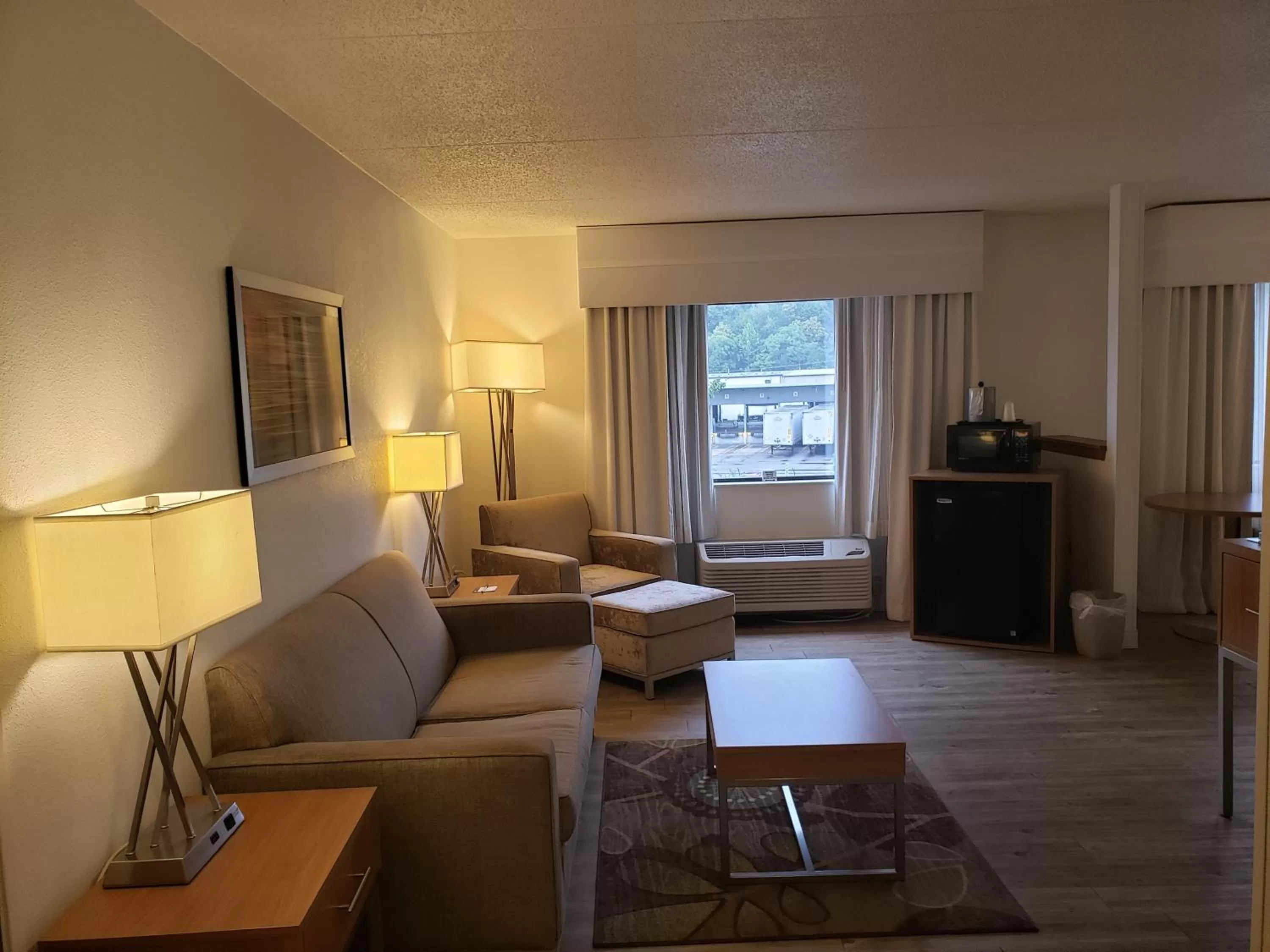 Photo of the whole room in Holiday Inn Express Hotel Pittsburgh-North/Harmarville by IHG