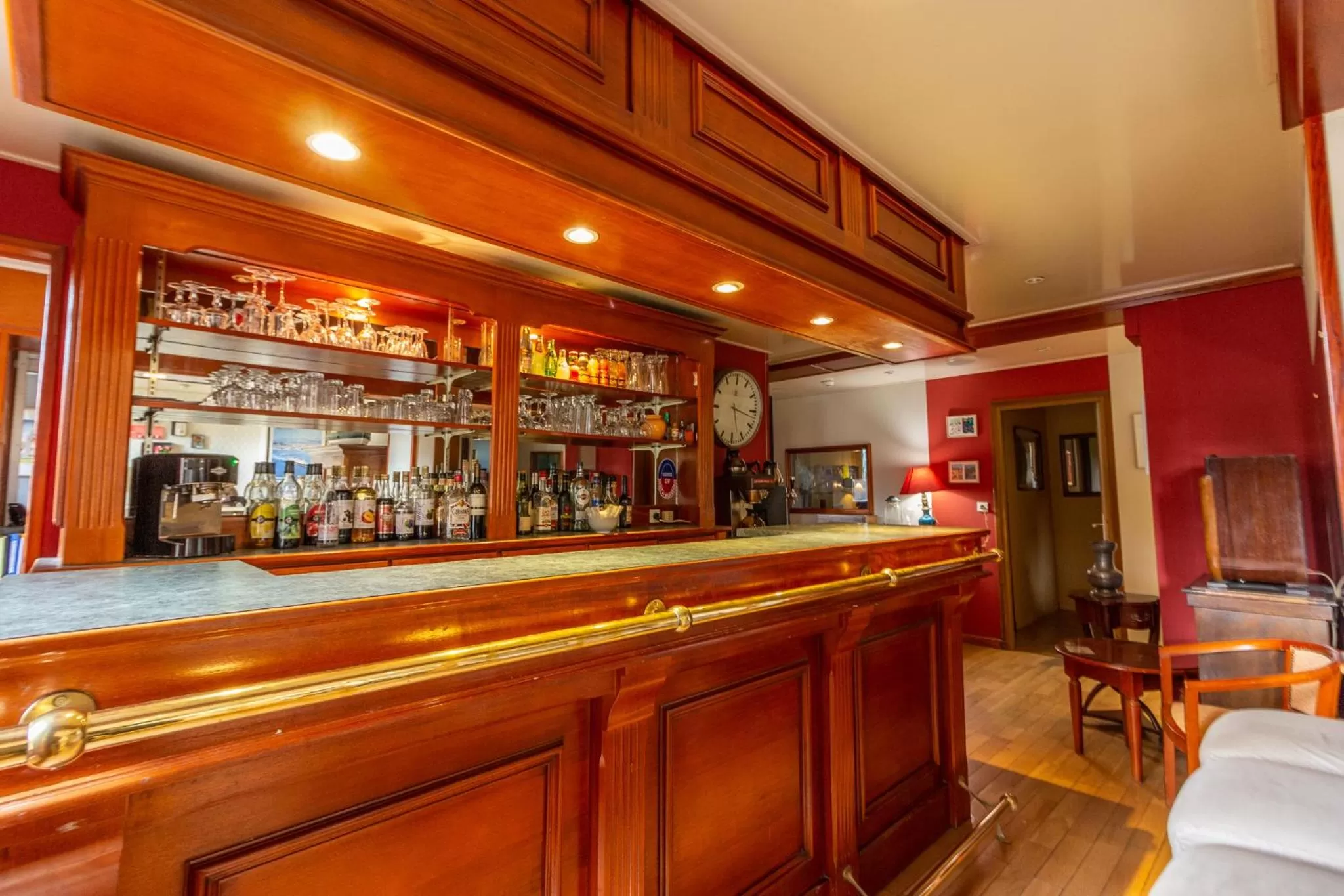 Nightclub / DJ in Château Corneille