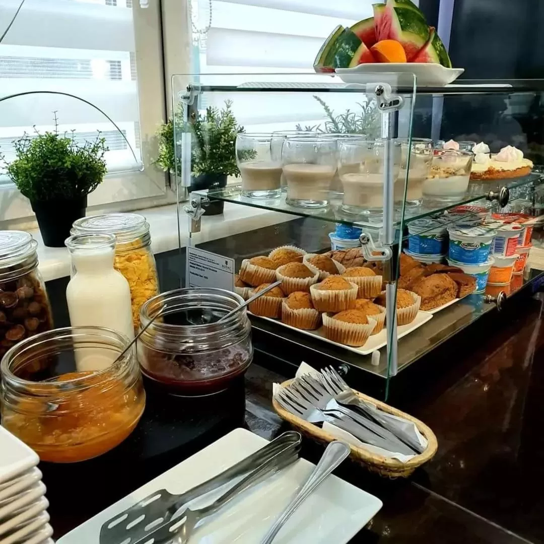 Restaurant/places to eat in Hotel Gromada Poznań