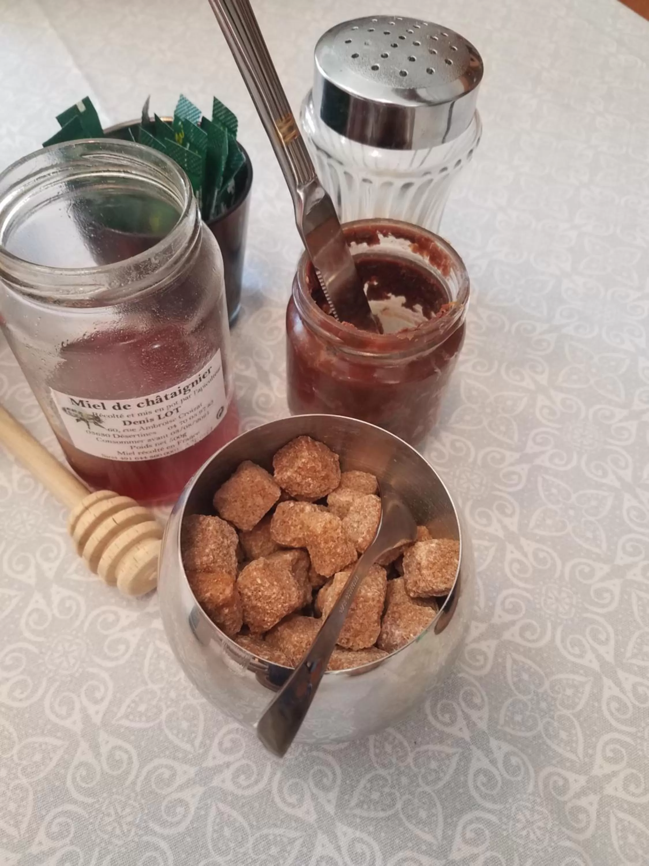 Continental breakfast in Château Besson
