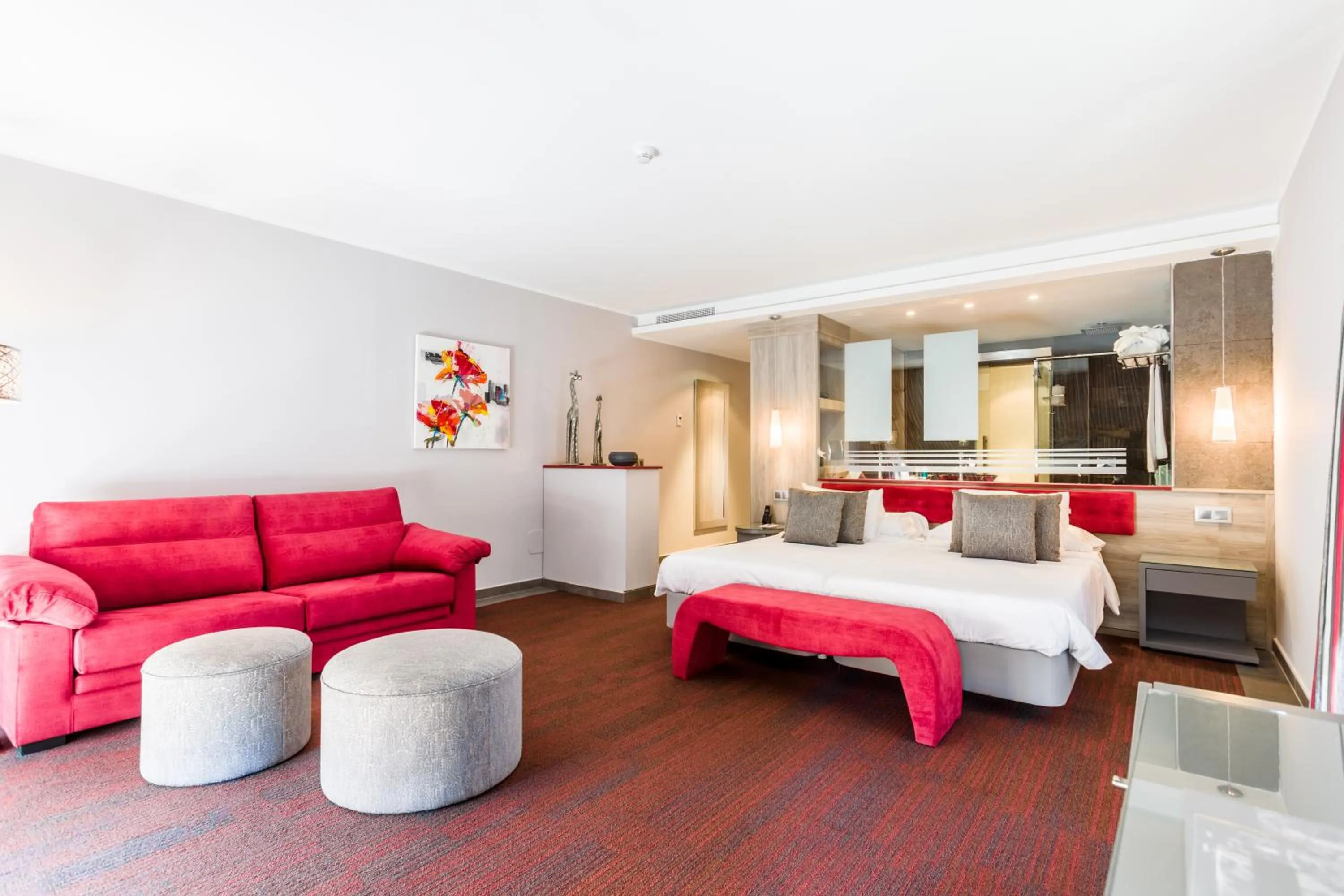 Photo of the whole room, Bed in Lago Garden Apart-Suites & Spa Hotel