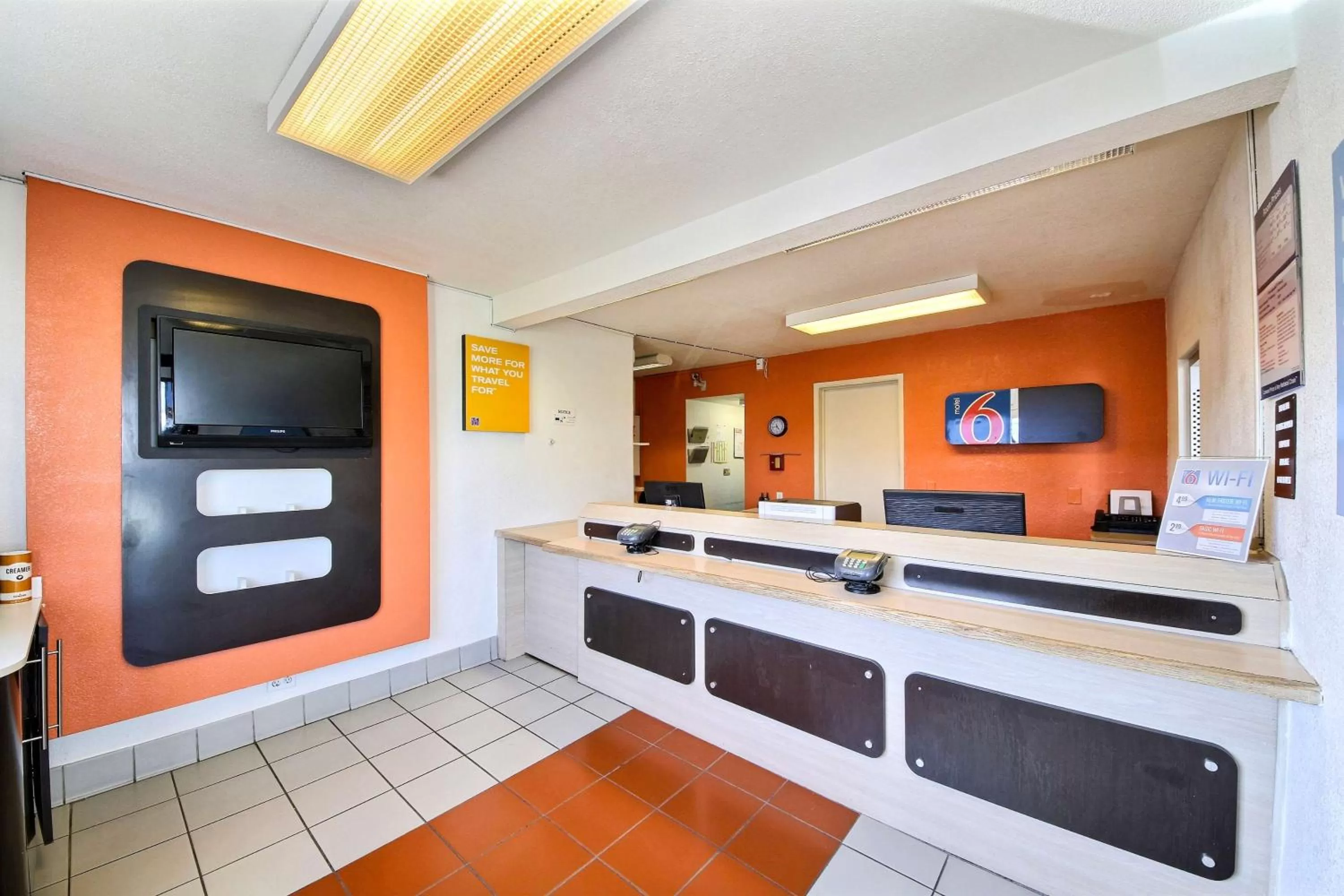 Communal lounge/ TV room in Motel 6-Laredo, TX - South